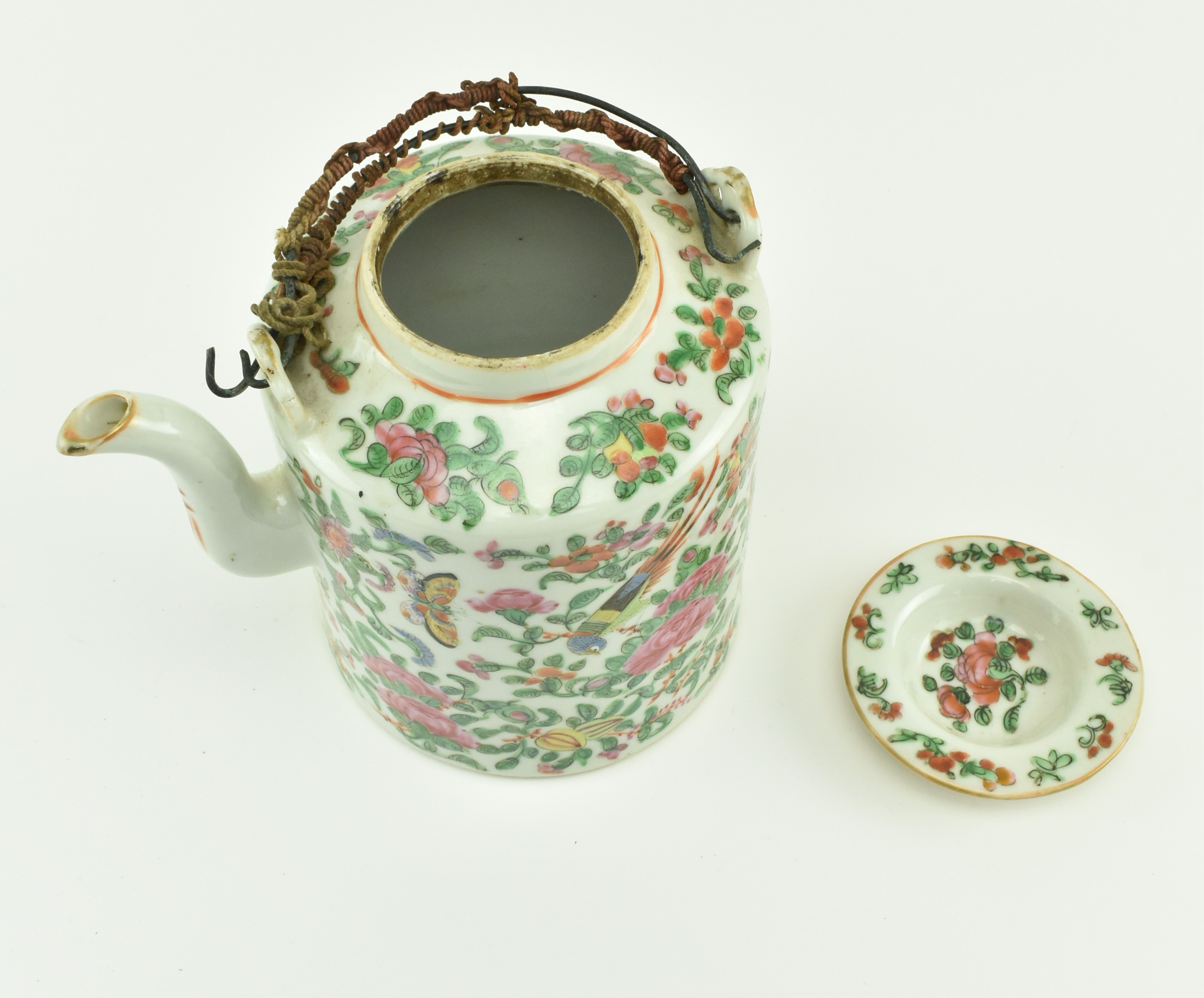 20TH CENTURY FAMILLE ROSE FLOWERS AND BIRDS HANDLED TEAPOT - Image 2 of 5
