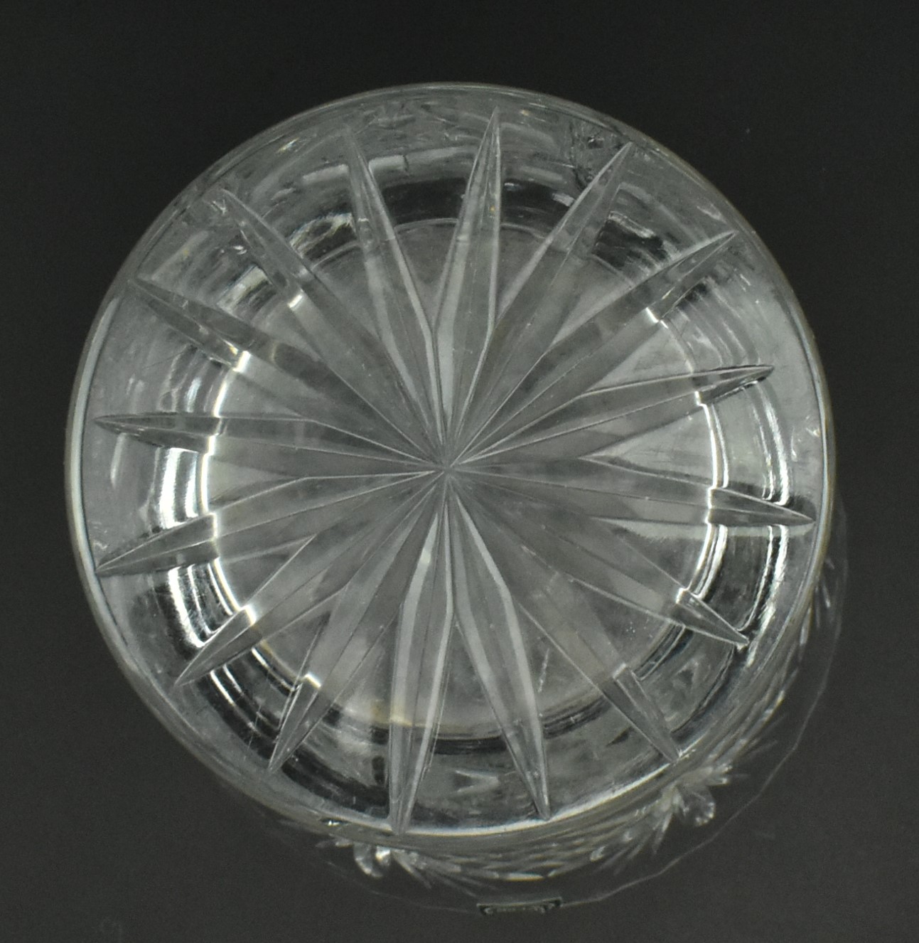COLLECTION OF VINTAGE CUT GLASS & STUDIO ART GLASS ITEMS - Bild 13 aus 13
