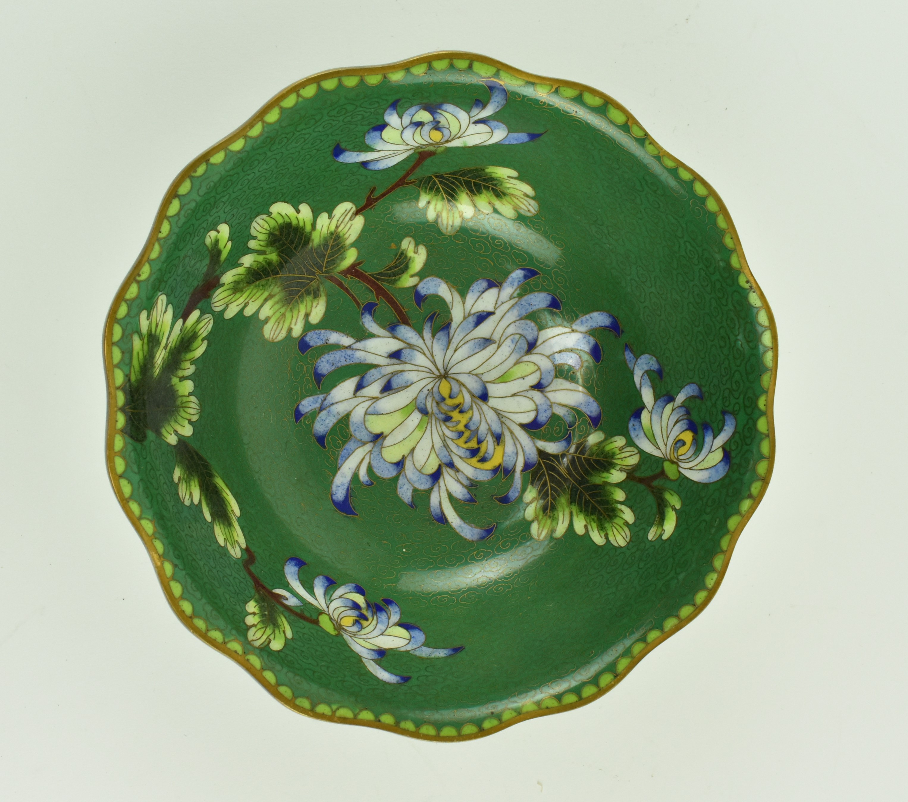 TWO 20TH CENTURY CHINESE CLOISONNE FLORAL BOWLS & A PLATE - Image 2 of 7