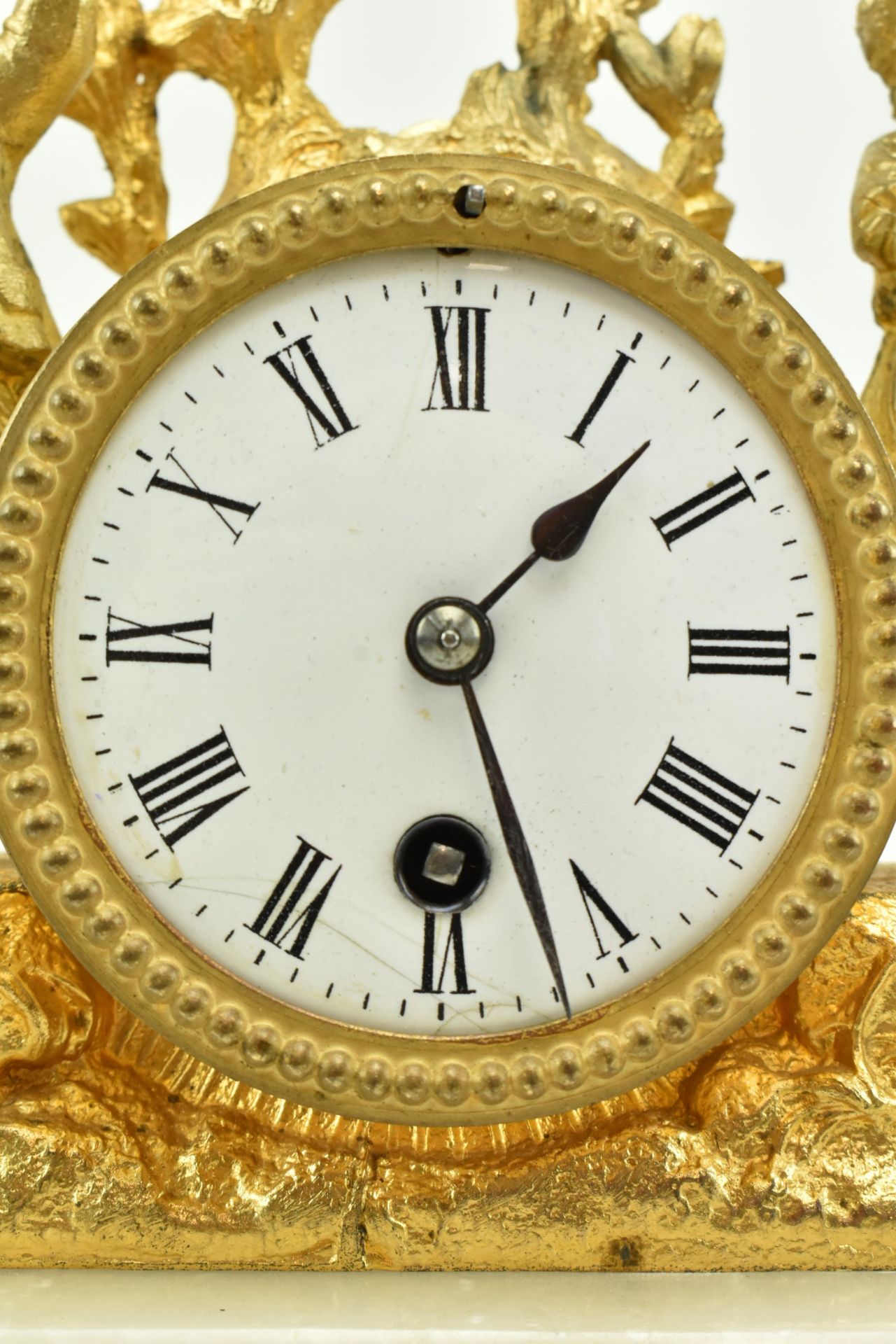 CONTINENTAL GILT METAL & ALABASTER MANTLE CLOCK - Image 3 of 9