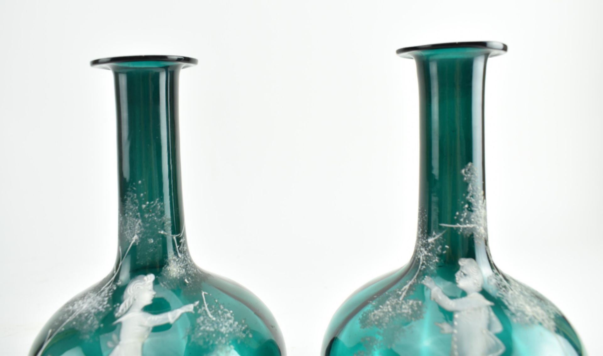 PAIR OF VICTORIAN MARY GREGORY GREEN FLUTED GLASS VASES - Image 4 of 6