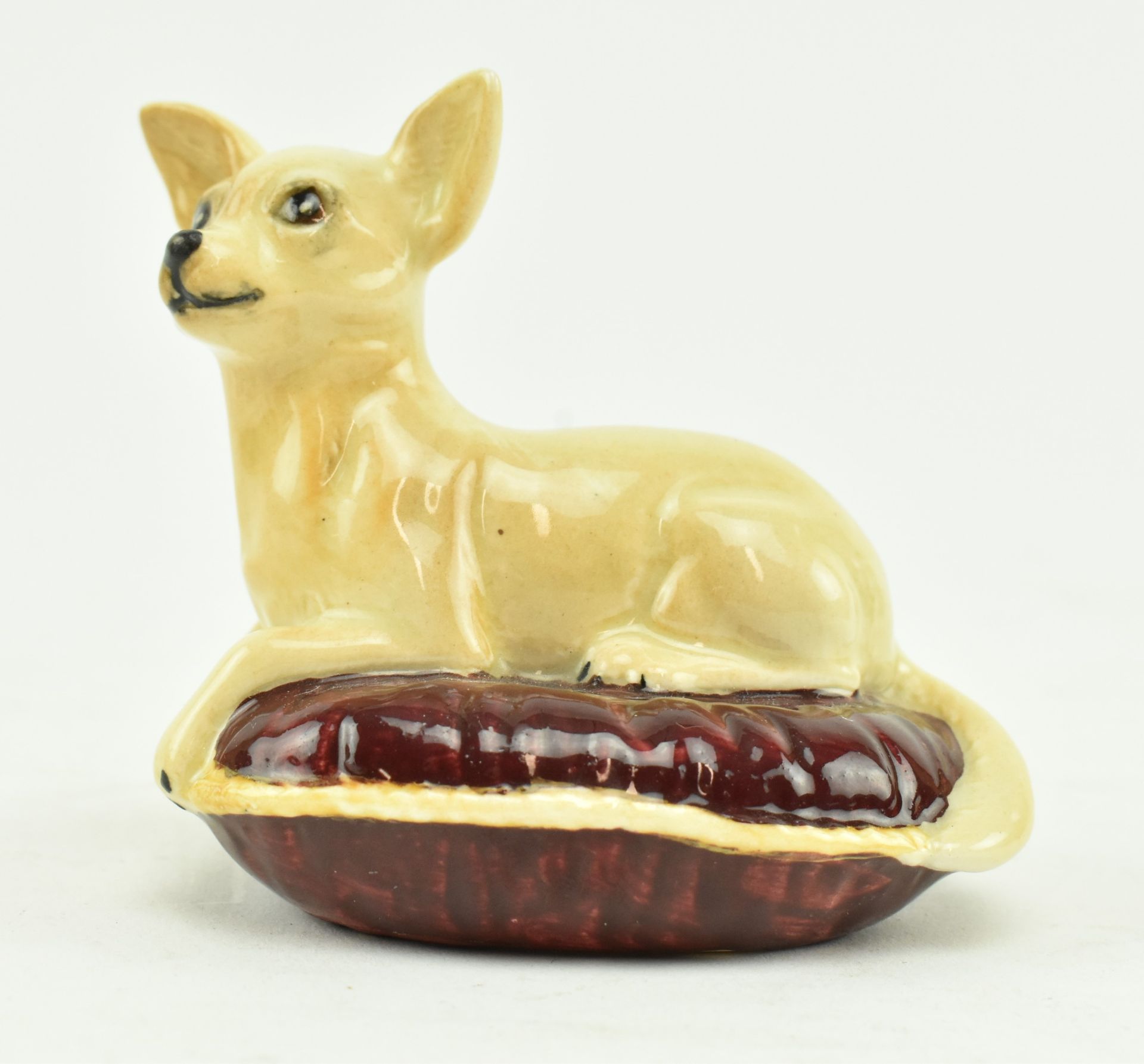 BESWICK - MID CENTURY PORCELAIN FIGURINE OF DOG ON PILLOW - Bild 5 aus 7