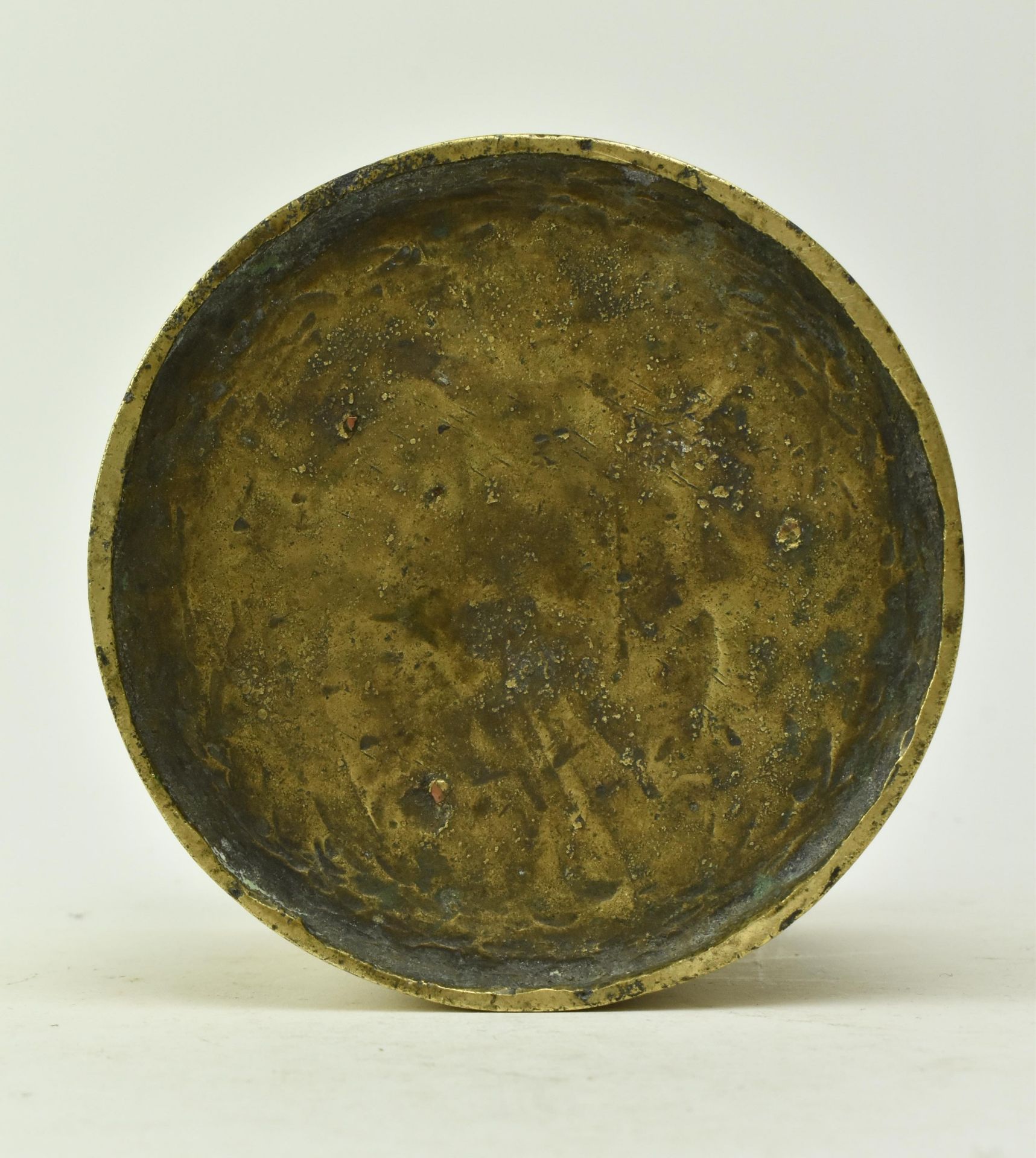 ENGLISH BRASSED BRONZE BELIEVED TRENCH ART POT - Image 5 of 5