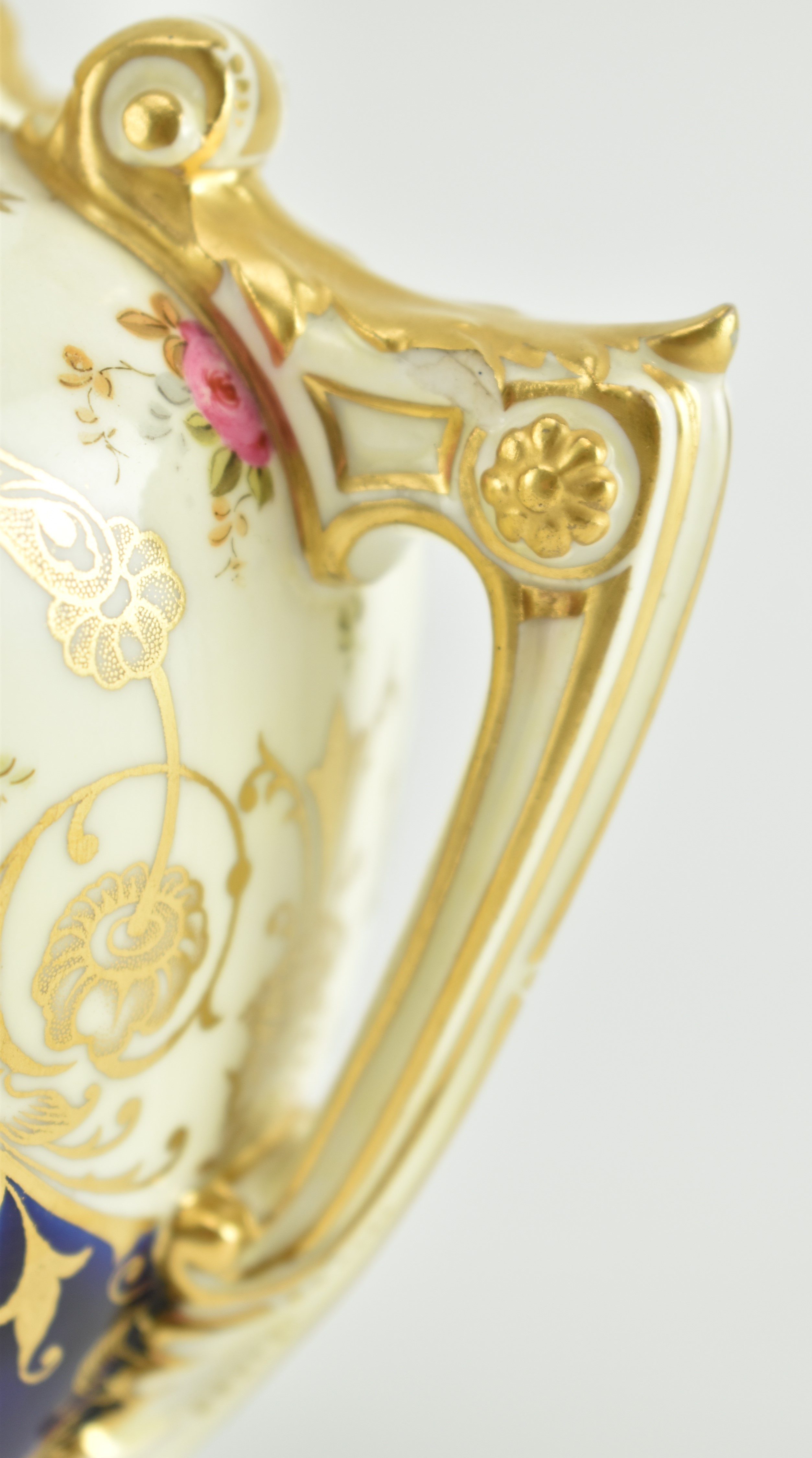 19TH CENTURY COALPORT HAND PAINTED LIDDED URN VASE - Image 5 of 9