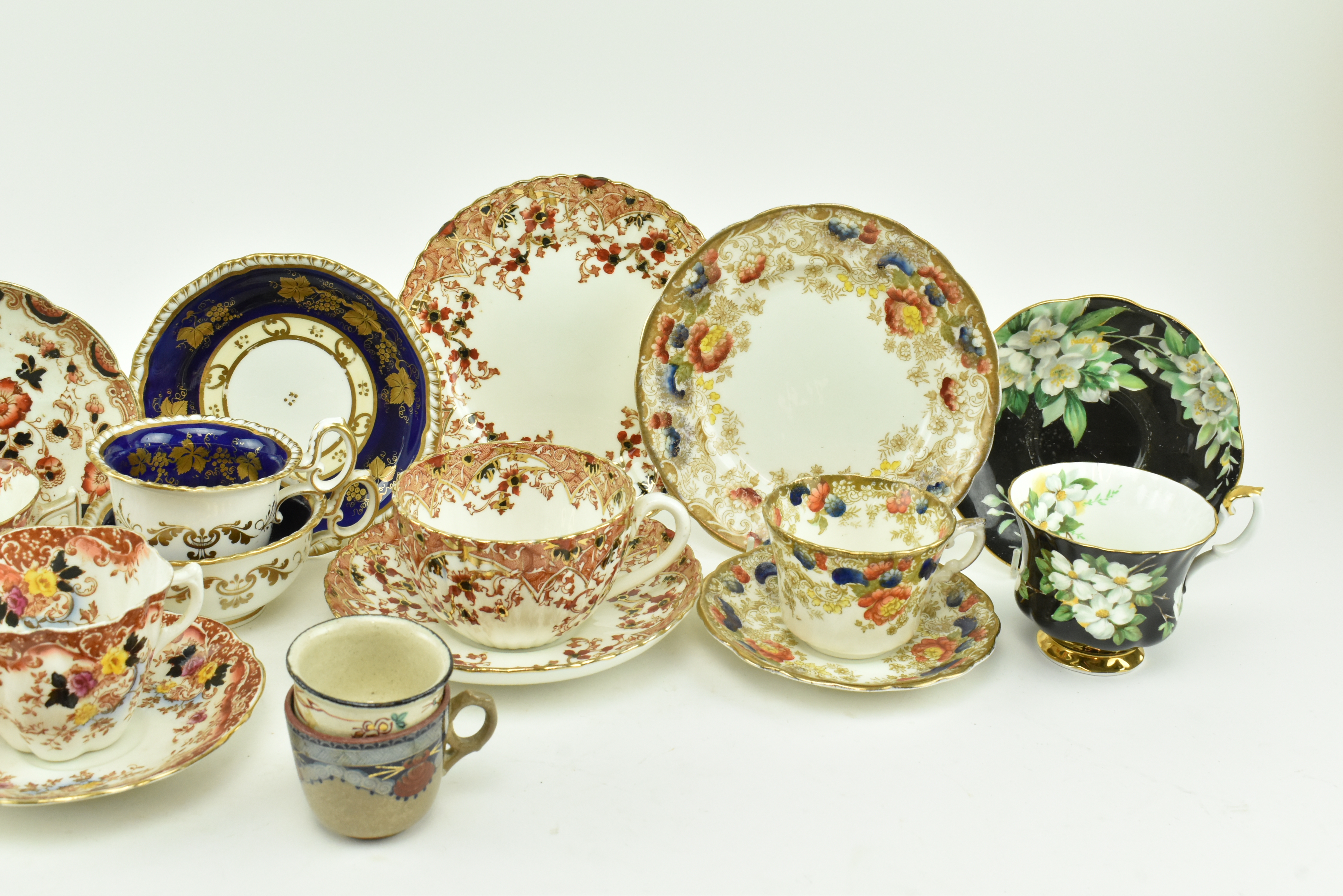 COLLECTION OF 19TH CENTURY PORCELAIN TEACUPS & SAUCERS - Image 3 of 13