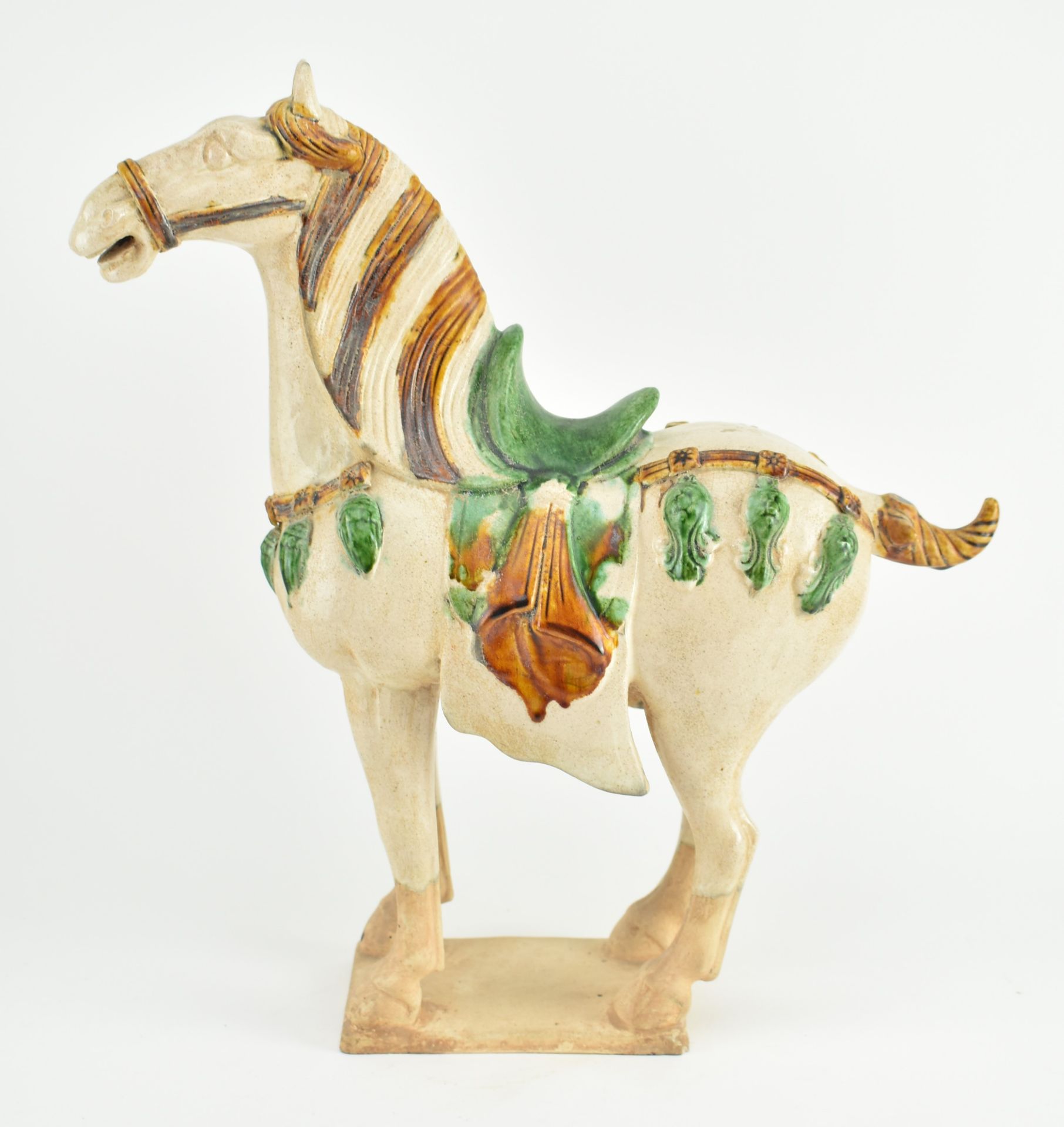 20TH CENTURY TANG SANCAI STYLE EARTHENWARE HORSE - Image 4 of 6