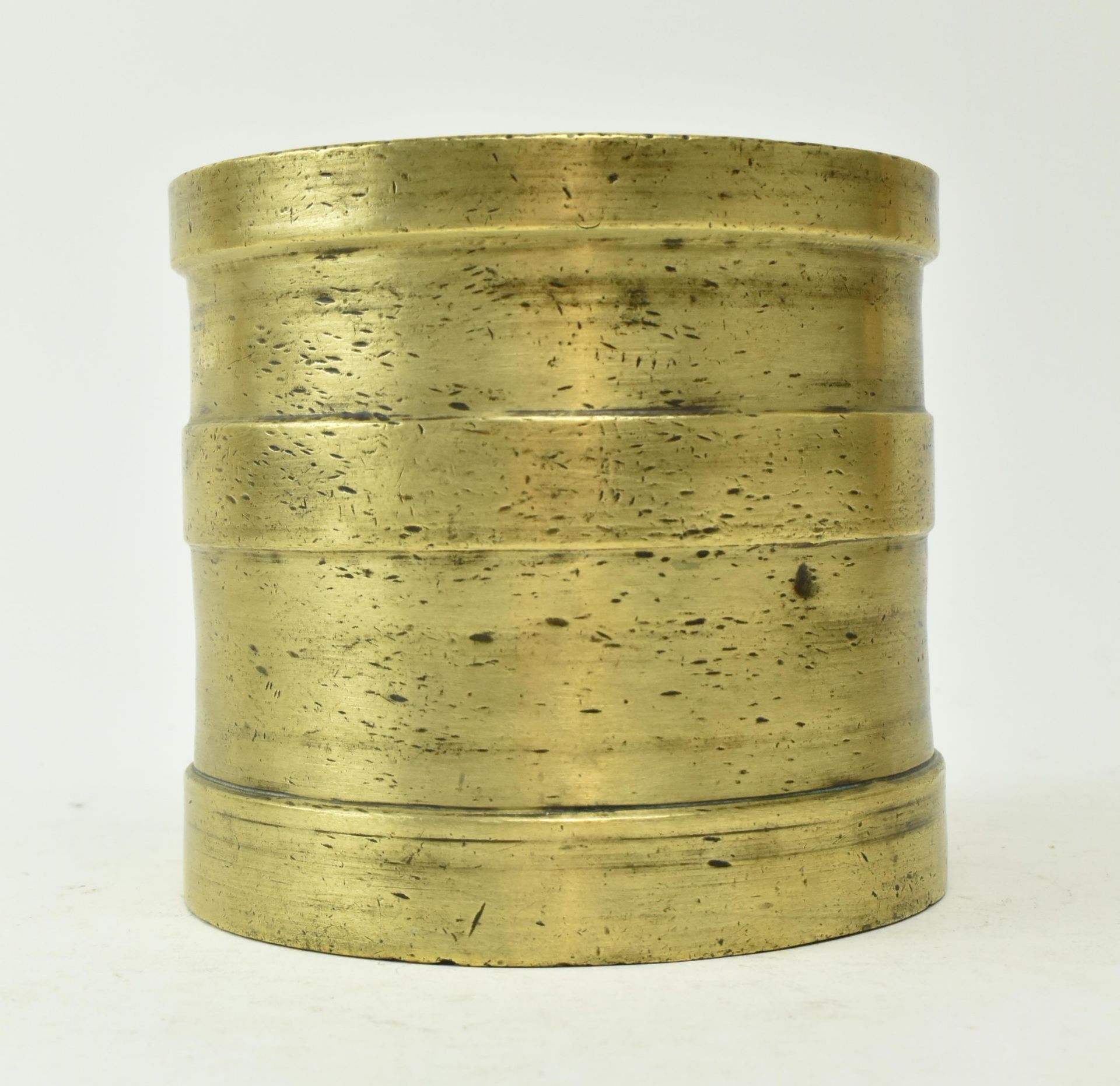 ENGLISH BRASSED BRONZE BELIEVED TRENCH ART POT - Image 3 of 5