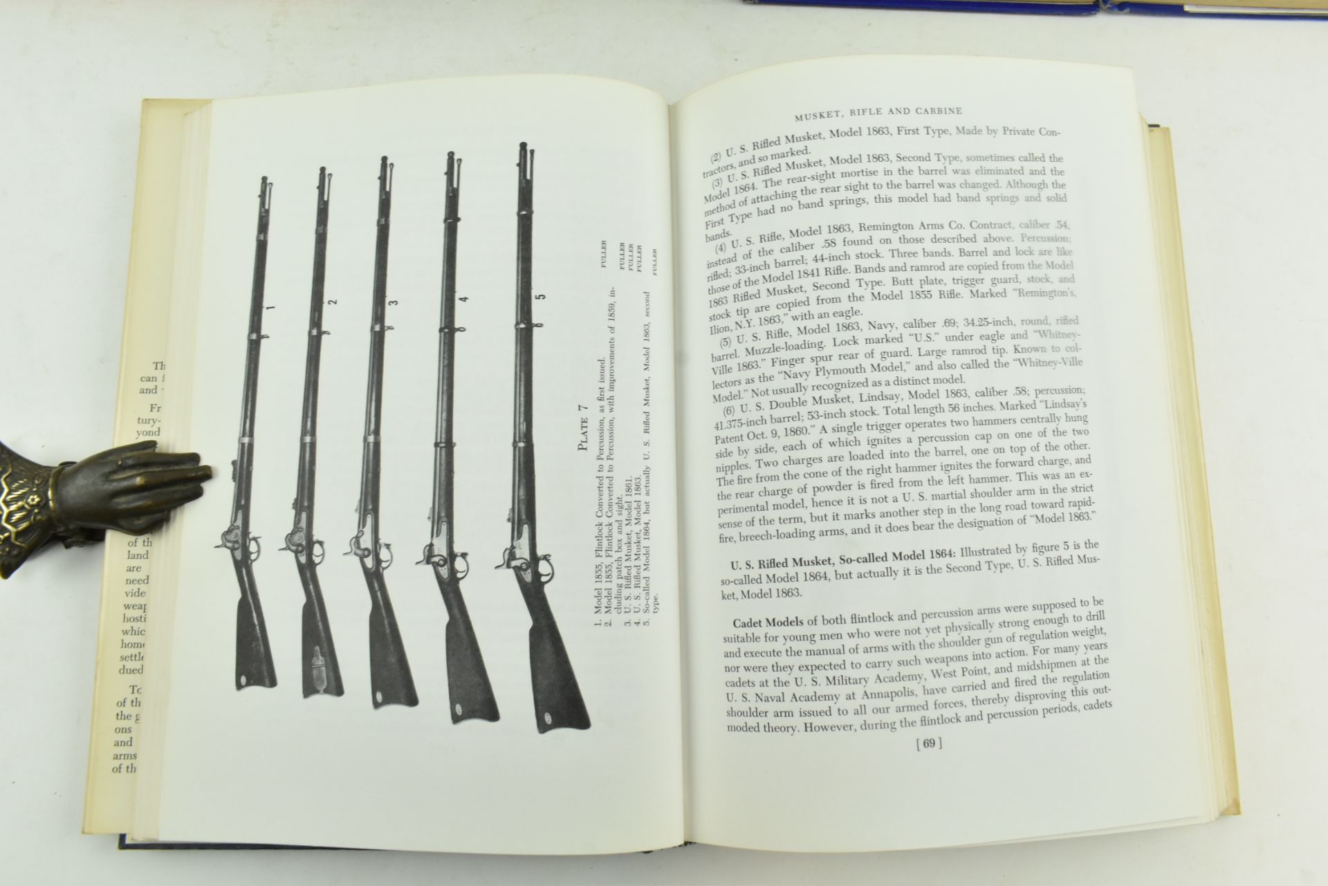 COLLECTION OF BOOKS ON THE SECOND WORLD WAR & GUNS - Bild 3 aus 5