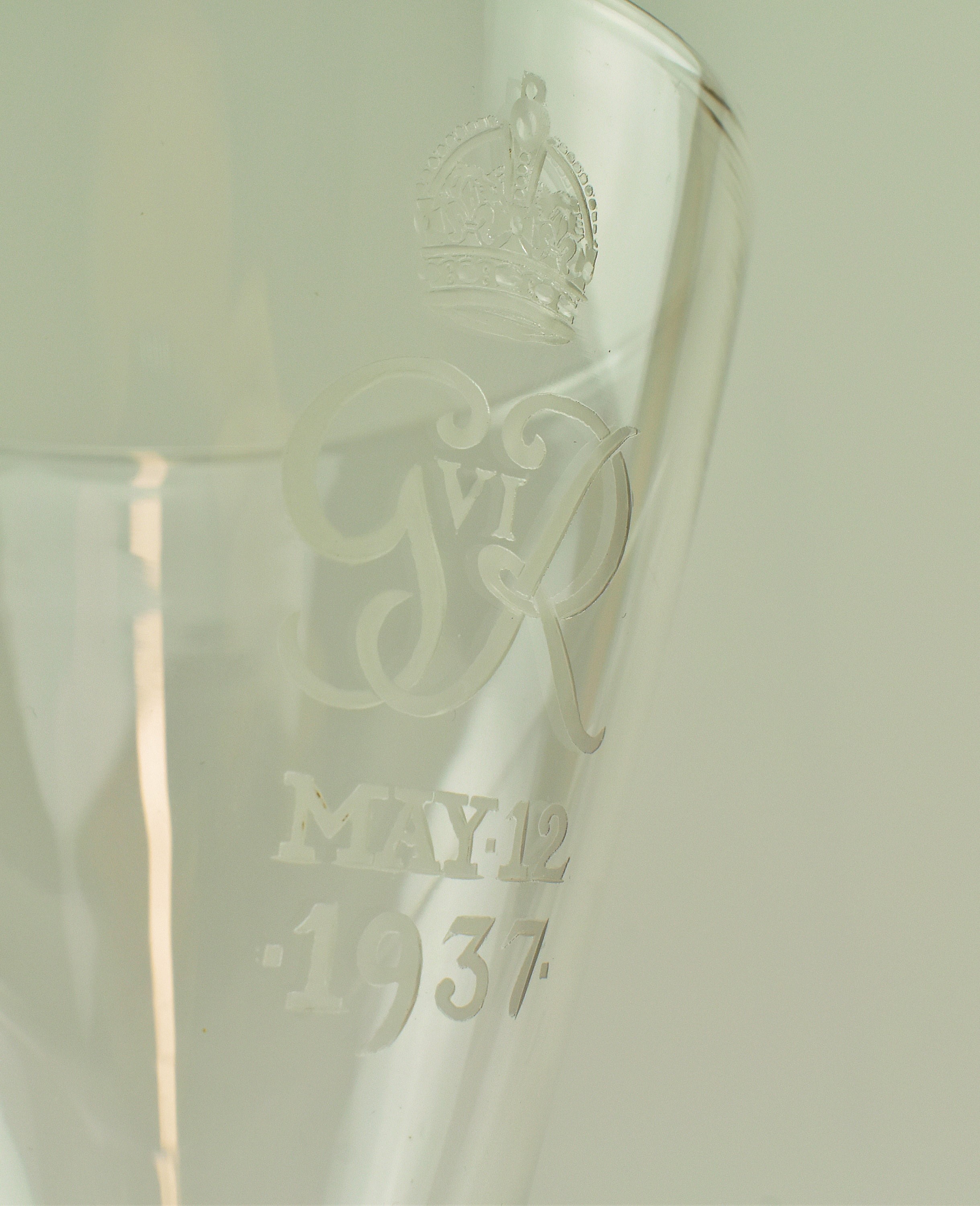 STUART GLASS - 1937 COMMEMORATIVE ETCHED GLASS CHALICE - Image 2 of 7