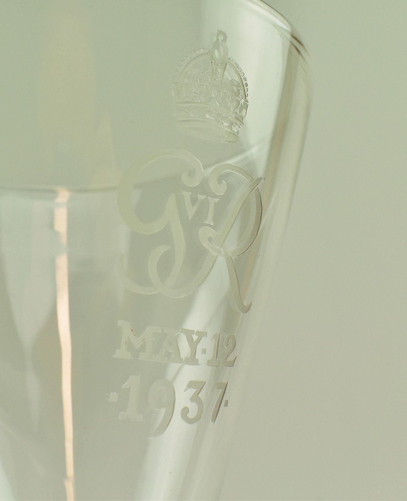 STUART GLASS - 1937 COMMEMORATIVE ETCHED GLASS CHALICE - Image 2 of 7
