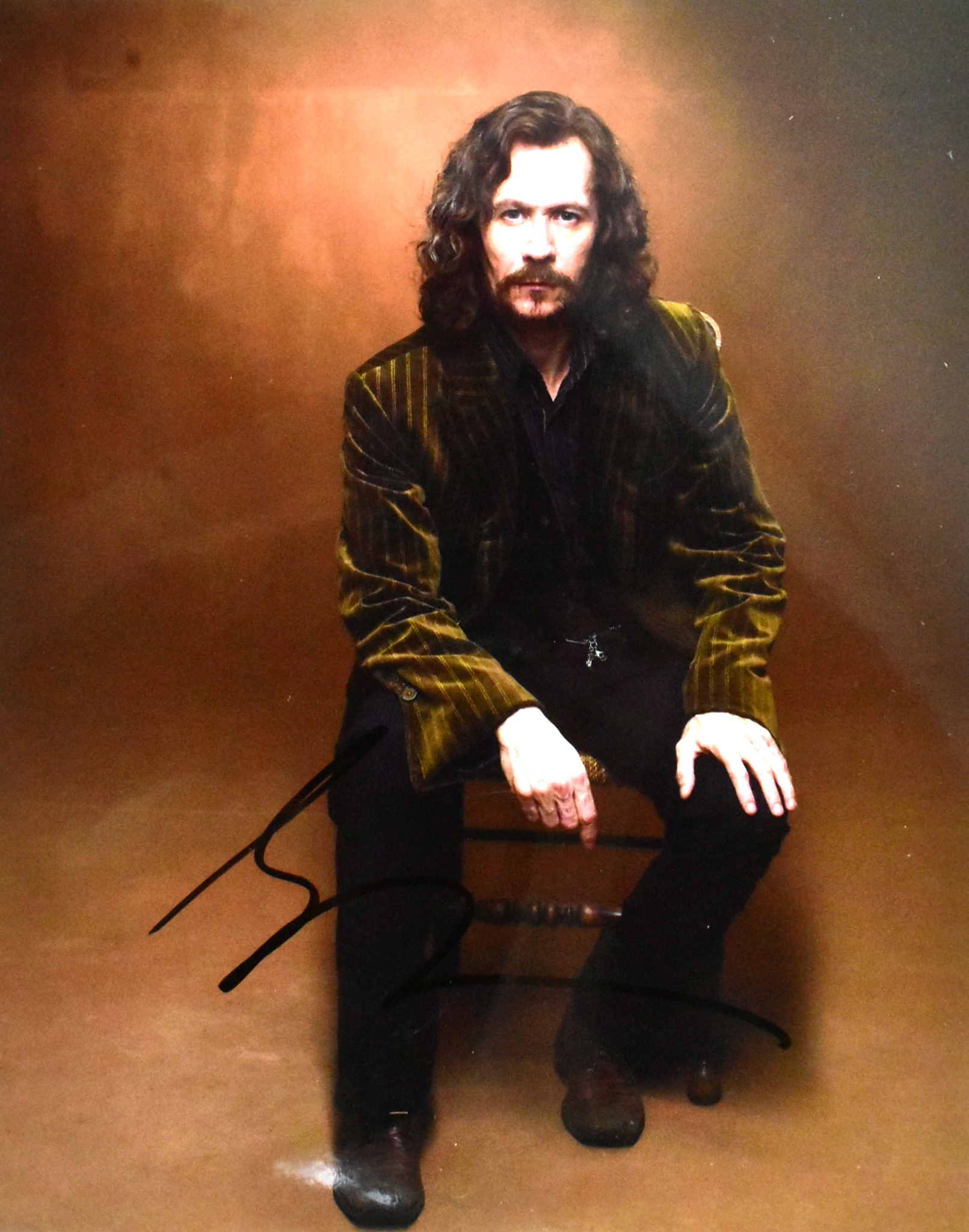 GARY OLDMAN - HARRY POTTER - SIGNED 8X10" PHOTO - ACOA