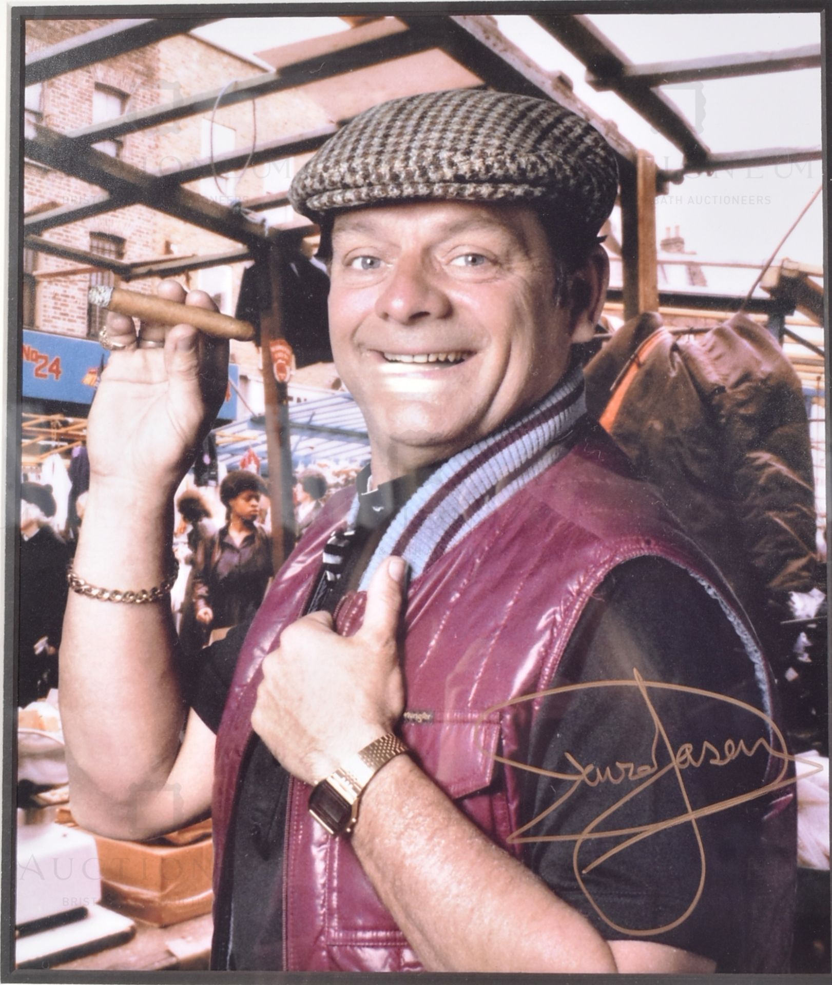 ONLY FOOLS & HORSES - DEL BOY'S SCREEN USED SIGNATURE FLAT CAP - Image 4 of 4