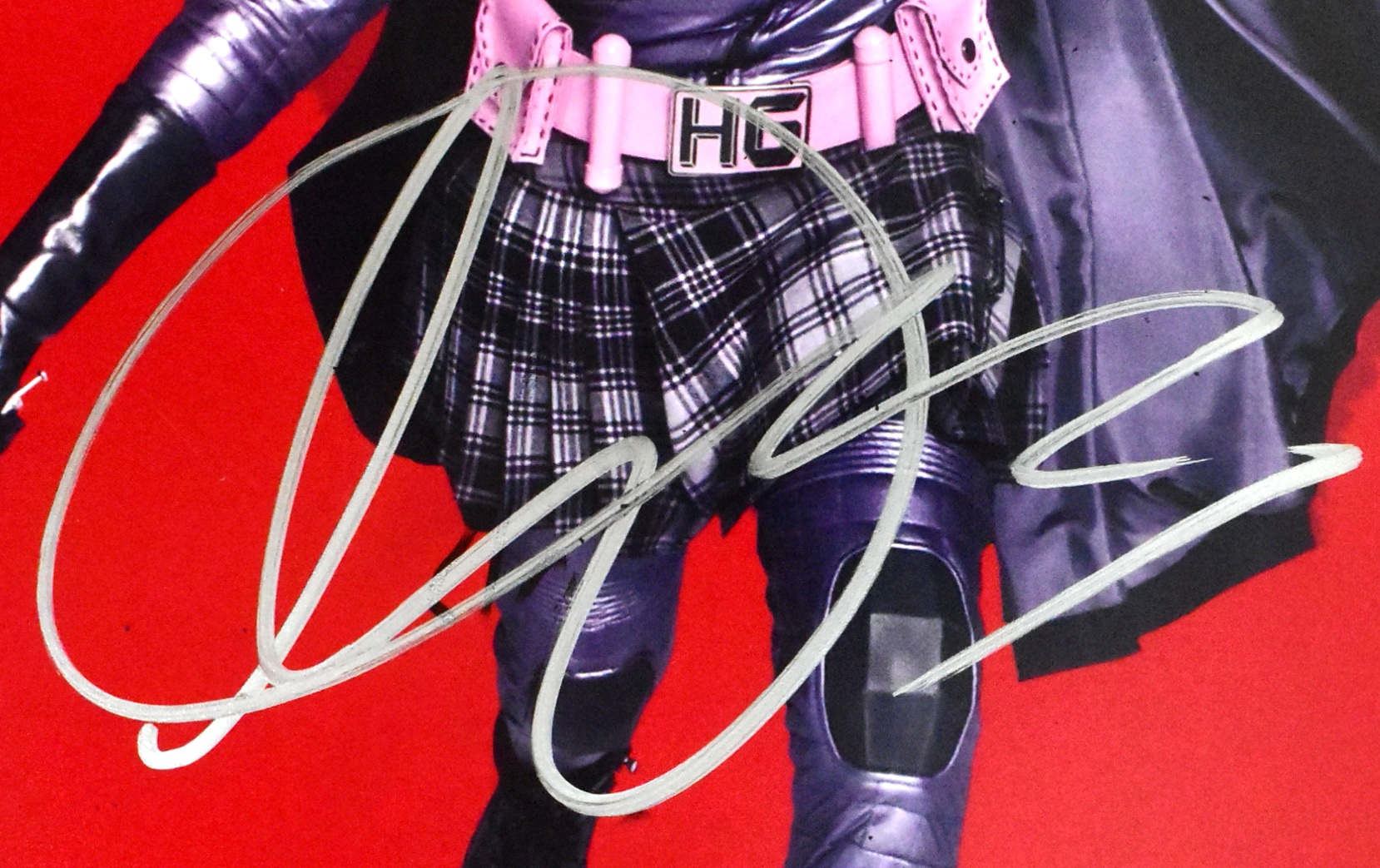 CHLOE GRACE MORETZ - KICK ASS - SIGNED 8X10" PHOTO - AFTAL - Image 2 of 2