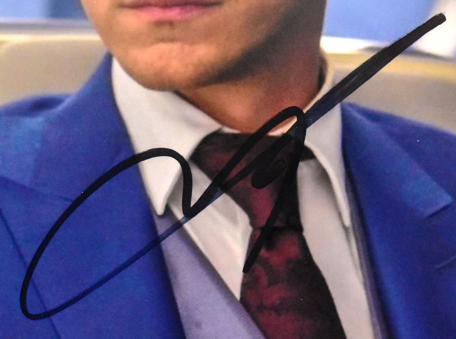 JAMES MCAVOY - X-MEN - SIGNED 8X10" PHOTO - AFTAL - Image 2 of 2