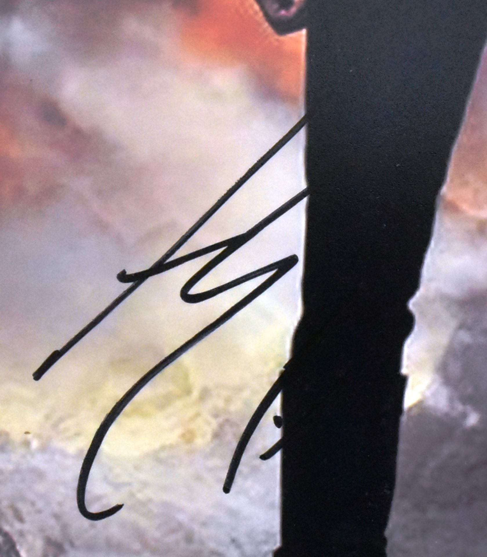 THE WITCHER - HENRY CAVILL - SIGNED 8X10" PHOTO - AFTAL - Bild 2 aus 2