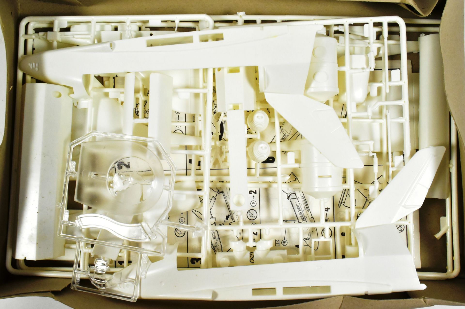MODEL KITS - X2 REVELL PLASTIC MODEL KITS - Image 3 of 4