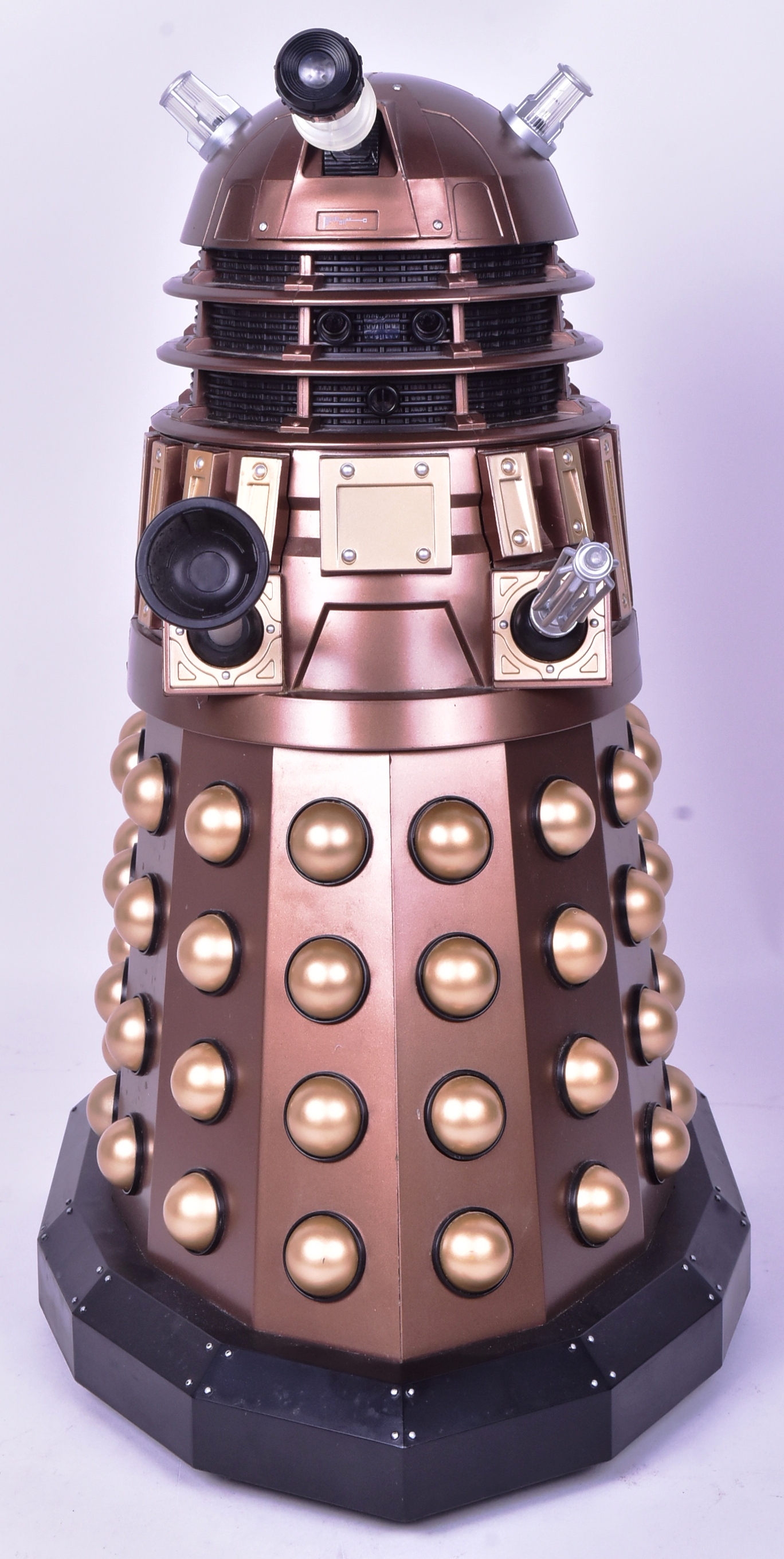 DOCTOR WHO - CHARACTER OPTONS - 18" SCALE LARGE RC DALEK - Image 2 of 5