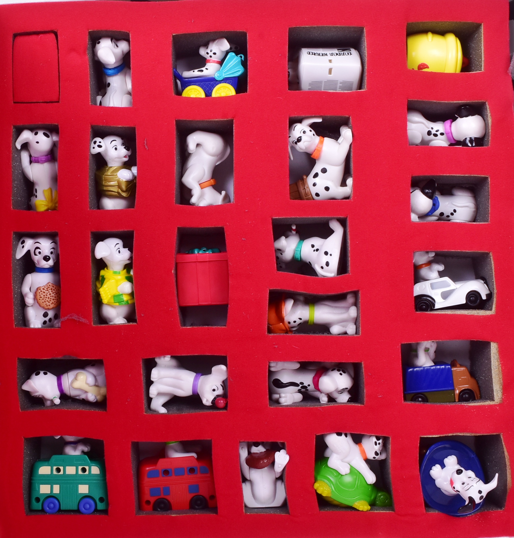 MCDONALDS HAPPY MEALS - 101 DALMATIANS COMPLETE DISPLAY CASE - Image 5 of 6