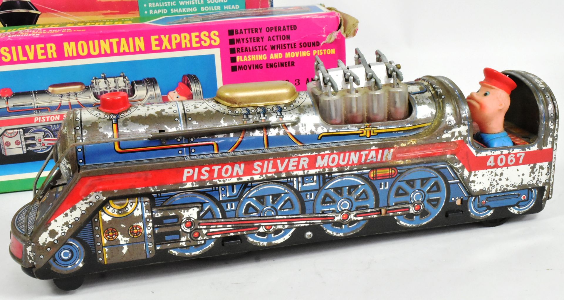 TINPLATE TOYS - JAPANESE TINPLATE BATTERY OPERATED LOCOMOTIVES - Image 2 of 7