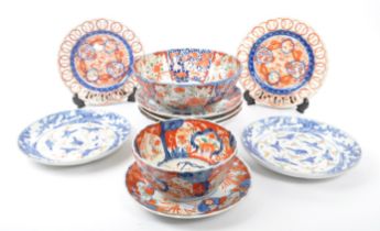 COLLECTION OF 19TH/20TH CENTURY JAPANESE IMARI PORCELAIN ITEMS