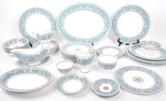 WEDGWOOD - DINNER SERVICE IN FLORENTINE TURQUOISE PATTERN