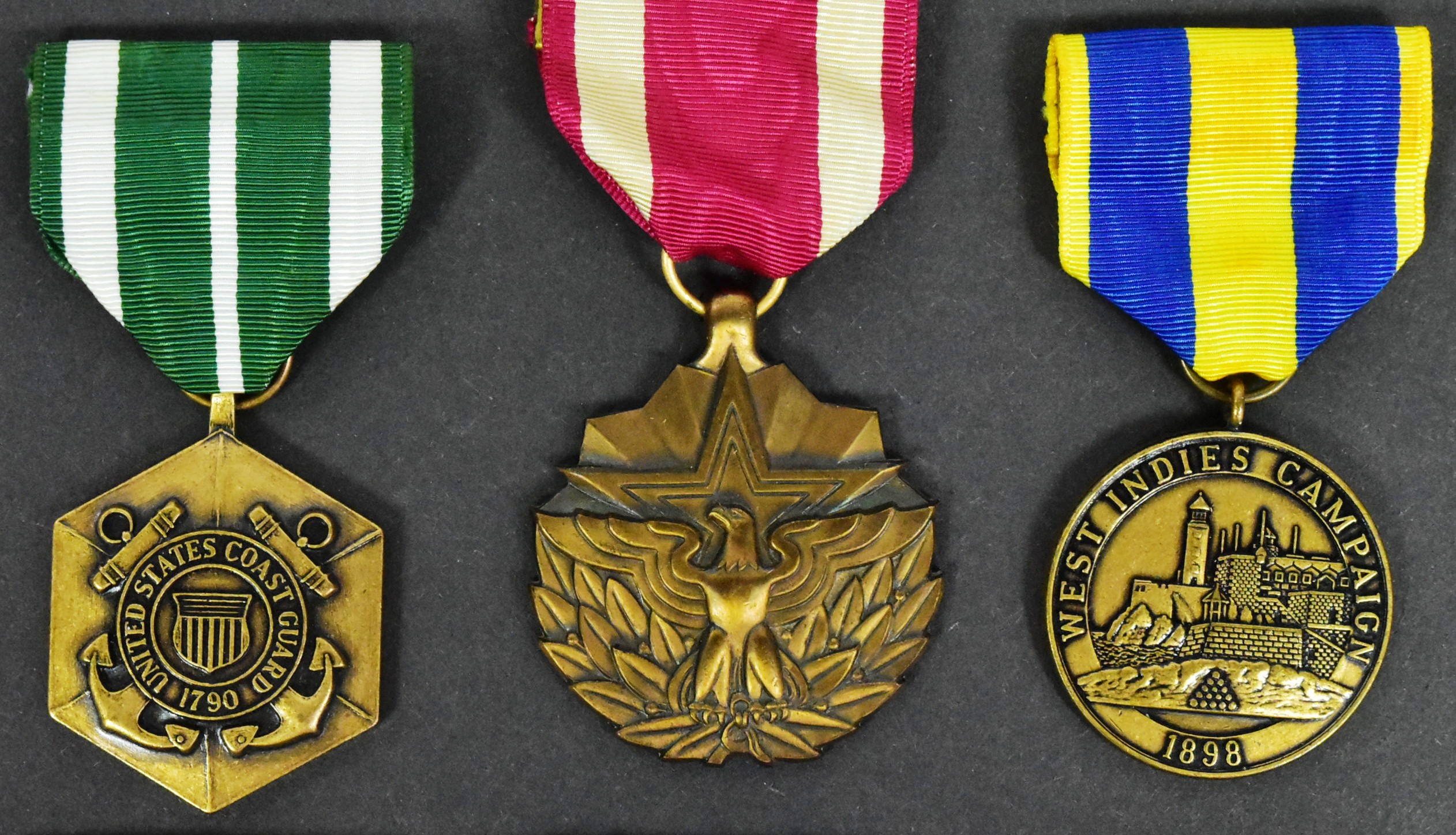 COLLECTION OF ASSORTED MILITARY CAMPAIGN MEDALS - Bild 4 aus 6