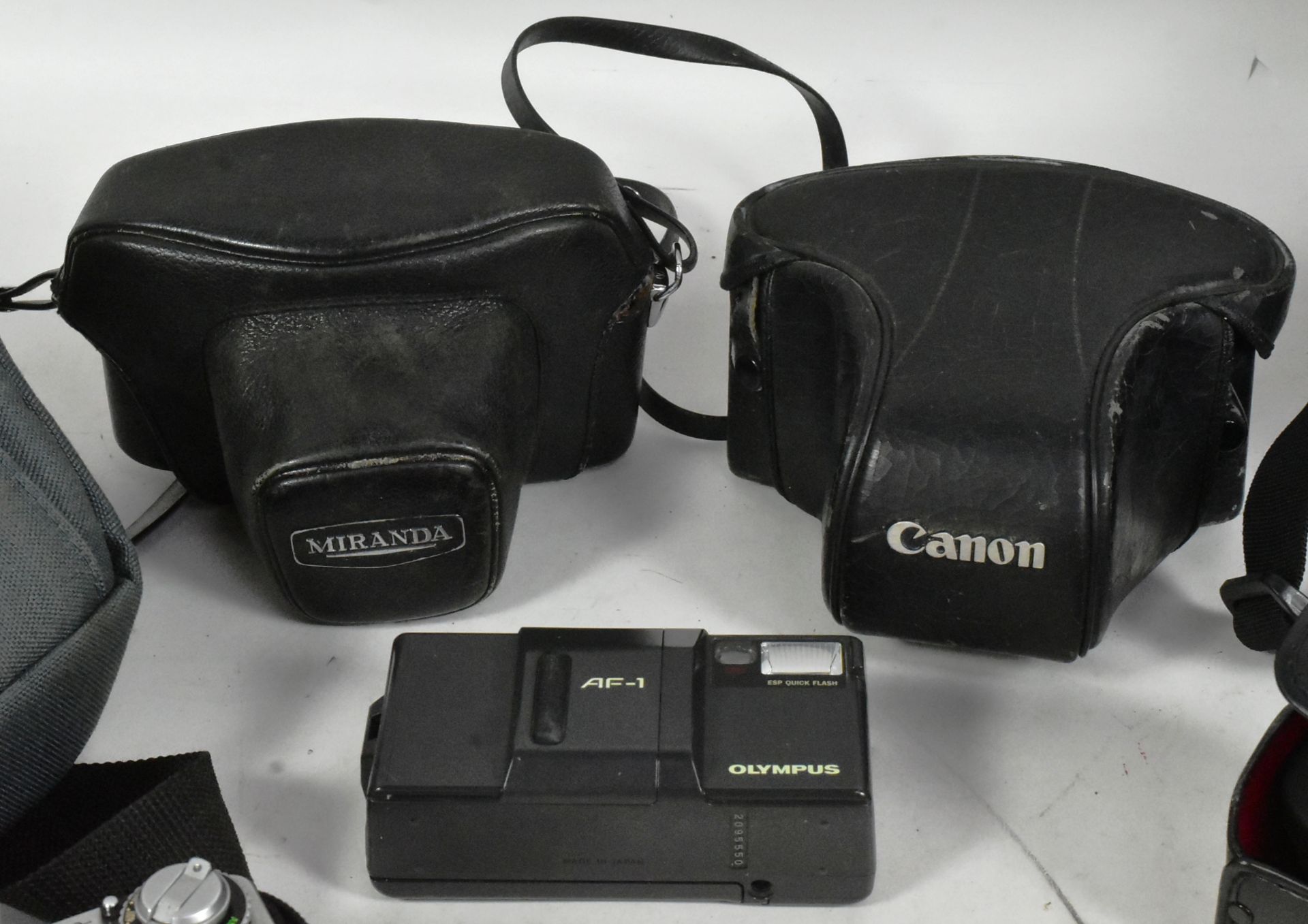 VINTAGE 20TH CENTURY CANON AV-1 FILM CAMERA & ADDITIONS - Image 3 of 5