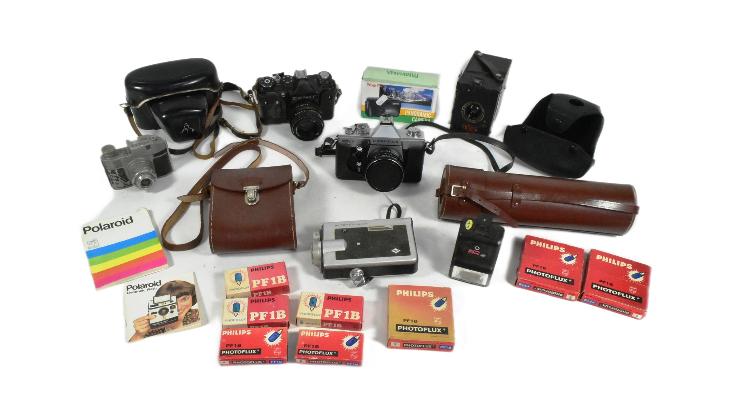 COLLECTION OF VINTAGE CAMERAS