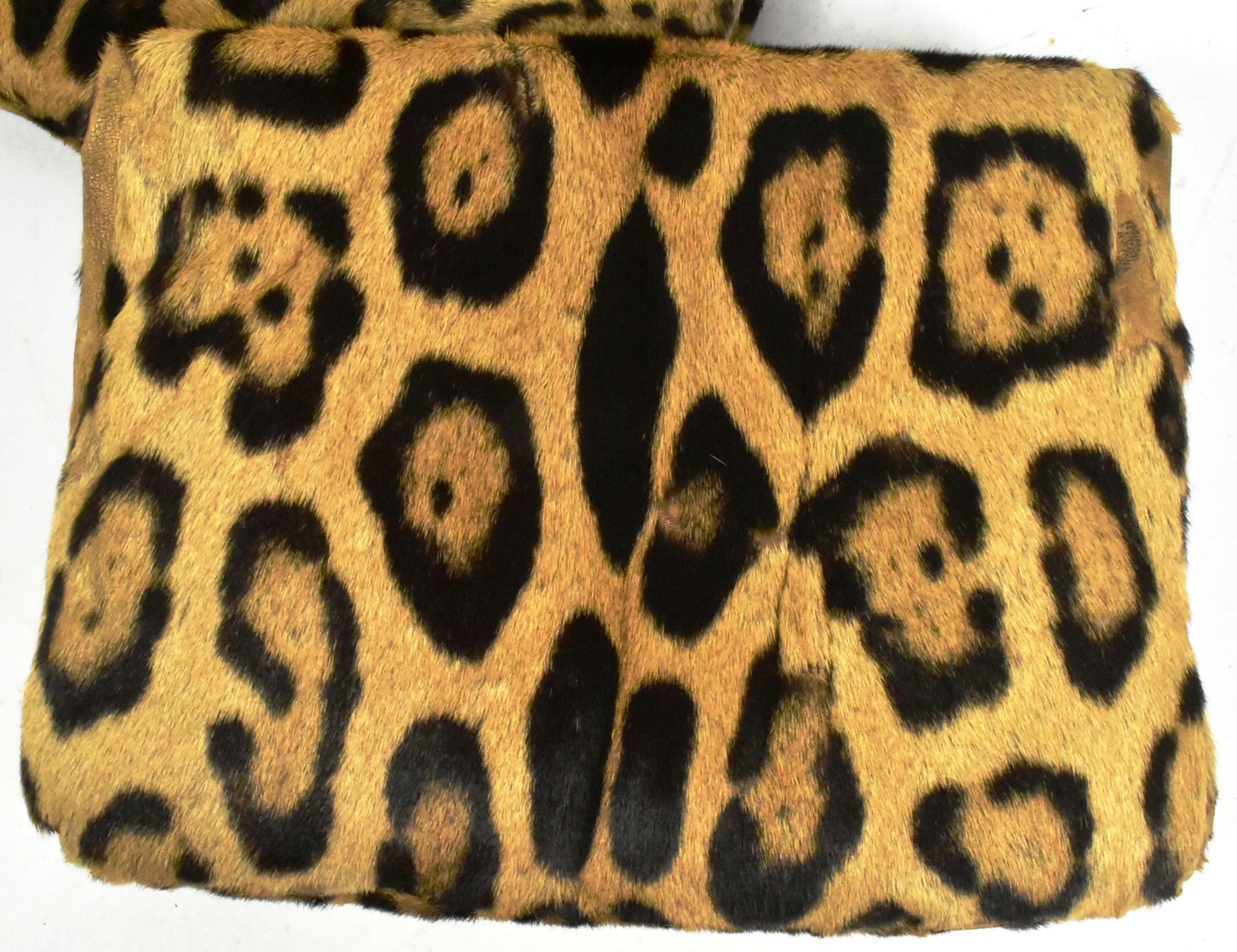 TWO VINTAGE LEOPARD SKIN CLUTCH PURSES - Image 3 of 5