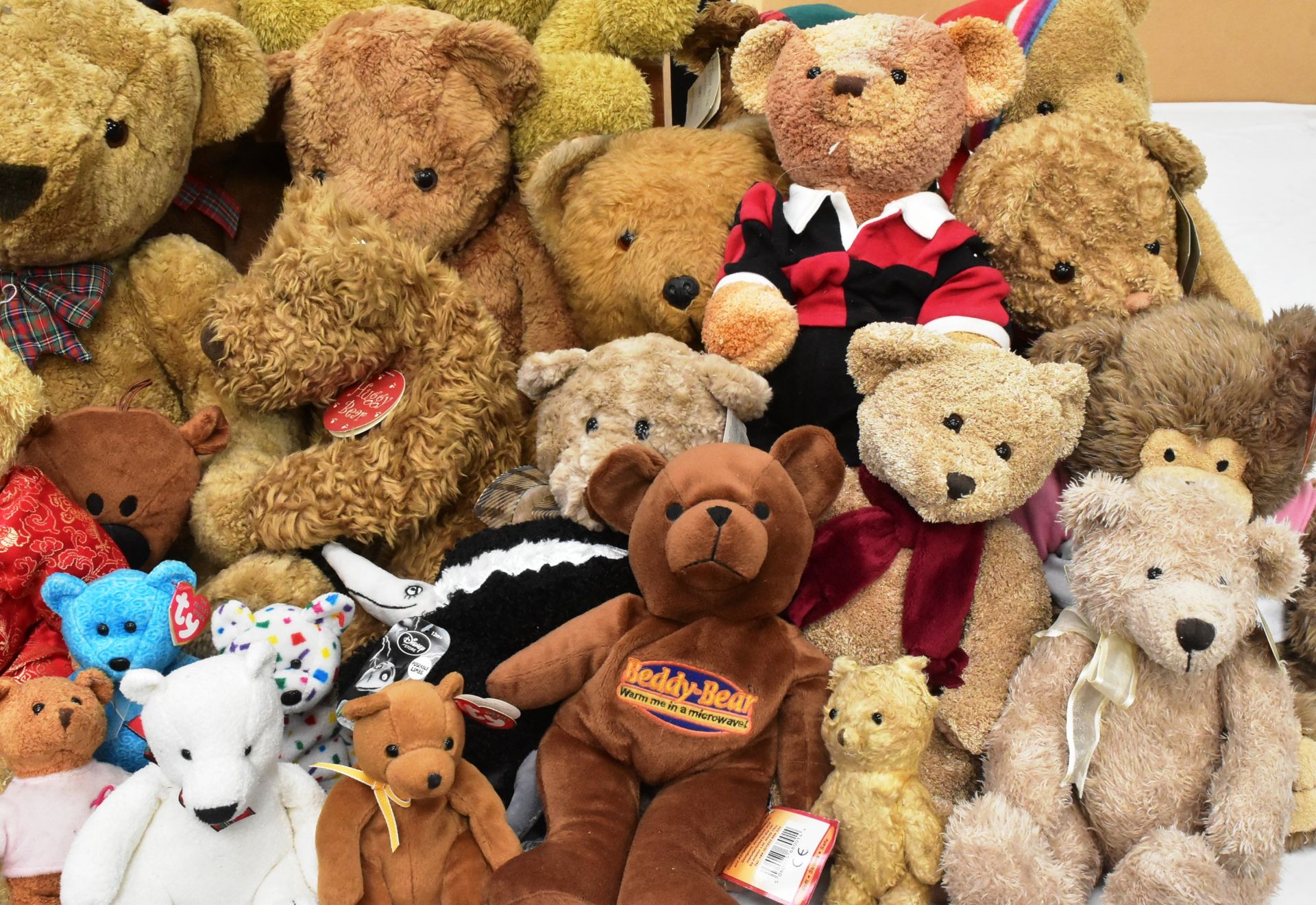 LARGE COLLECTION OF ASSORTED SOFT TOY TEDDY BEARS - Image 6 of 7