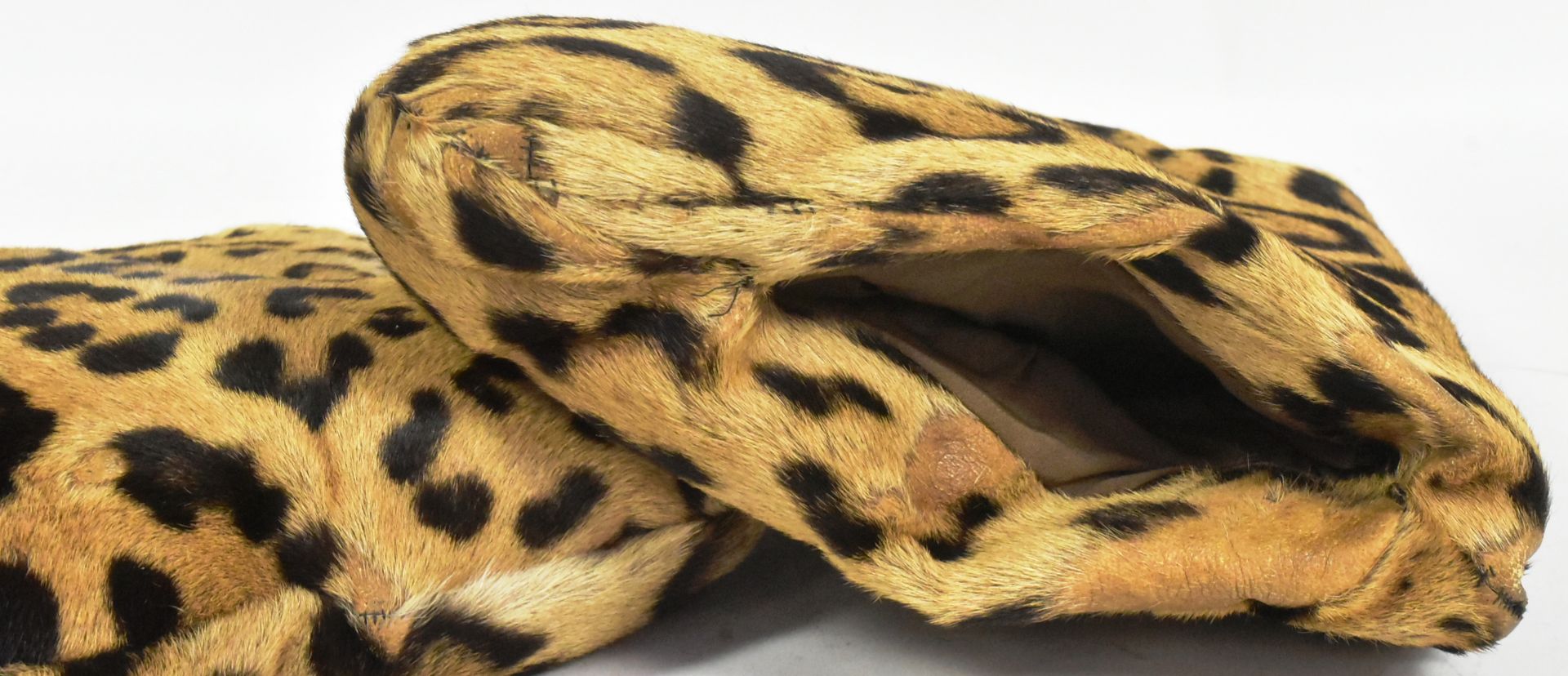 TWO VINTAGE LEOPARD SKIN CLUTCH PURSES - Image 5 of 5