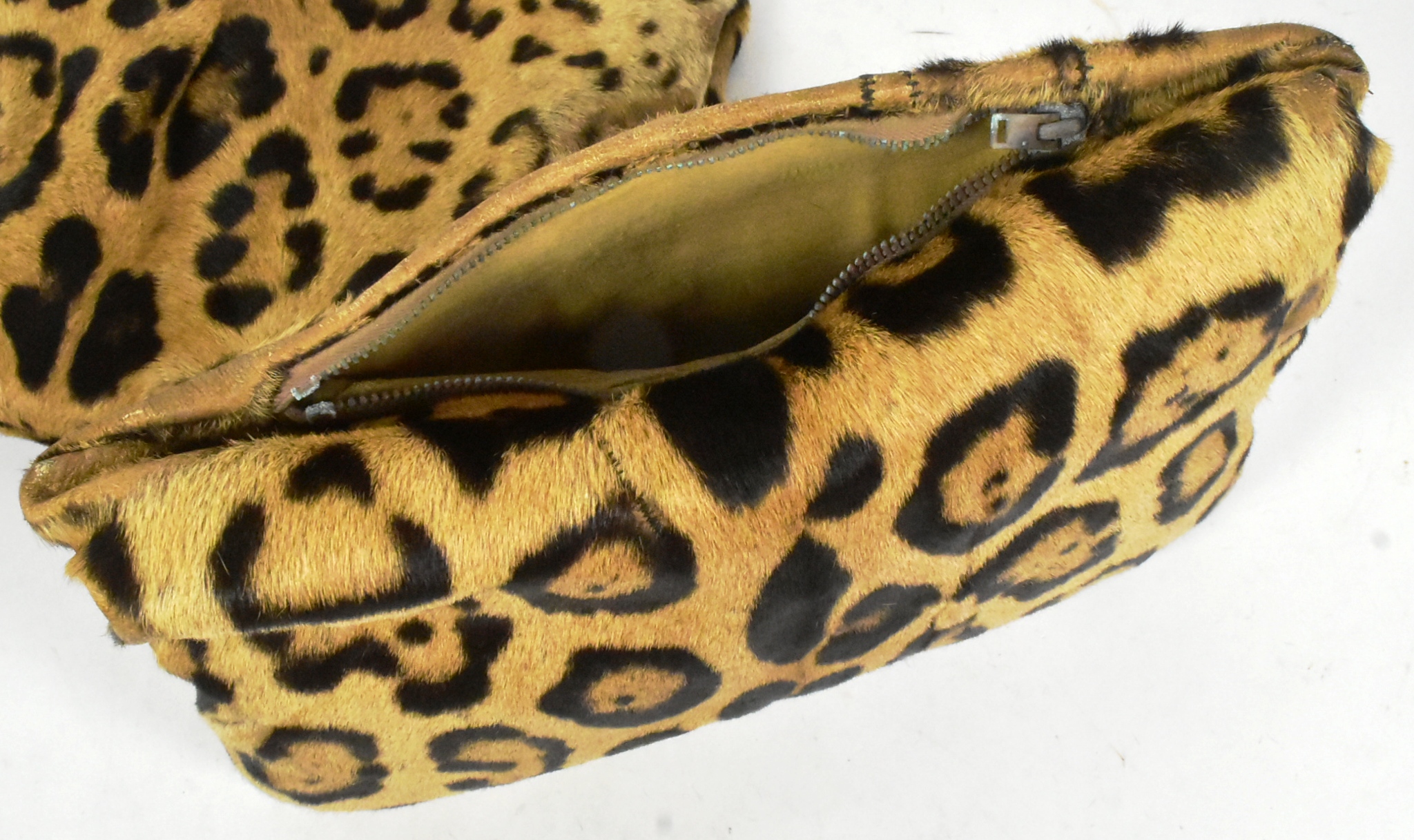 TWO VINTAGE LEOPARD SKIN CLUTCH PURSES - Image 2 of 5