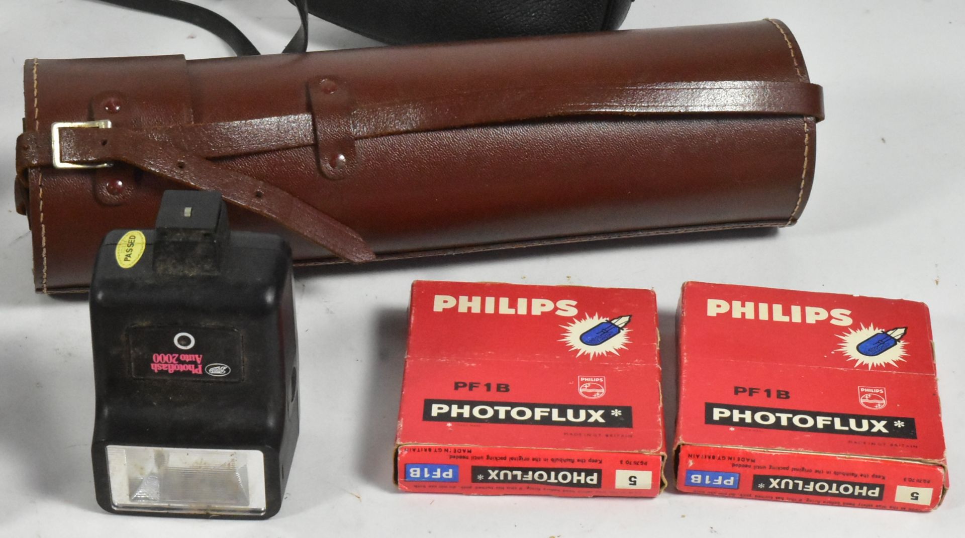 COLLECTION OF VINTAGE CAMERAS - Image 4 of 6