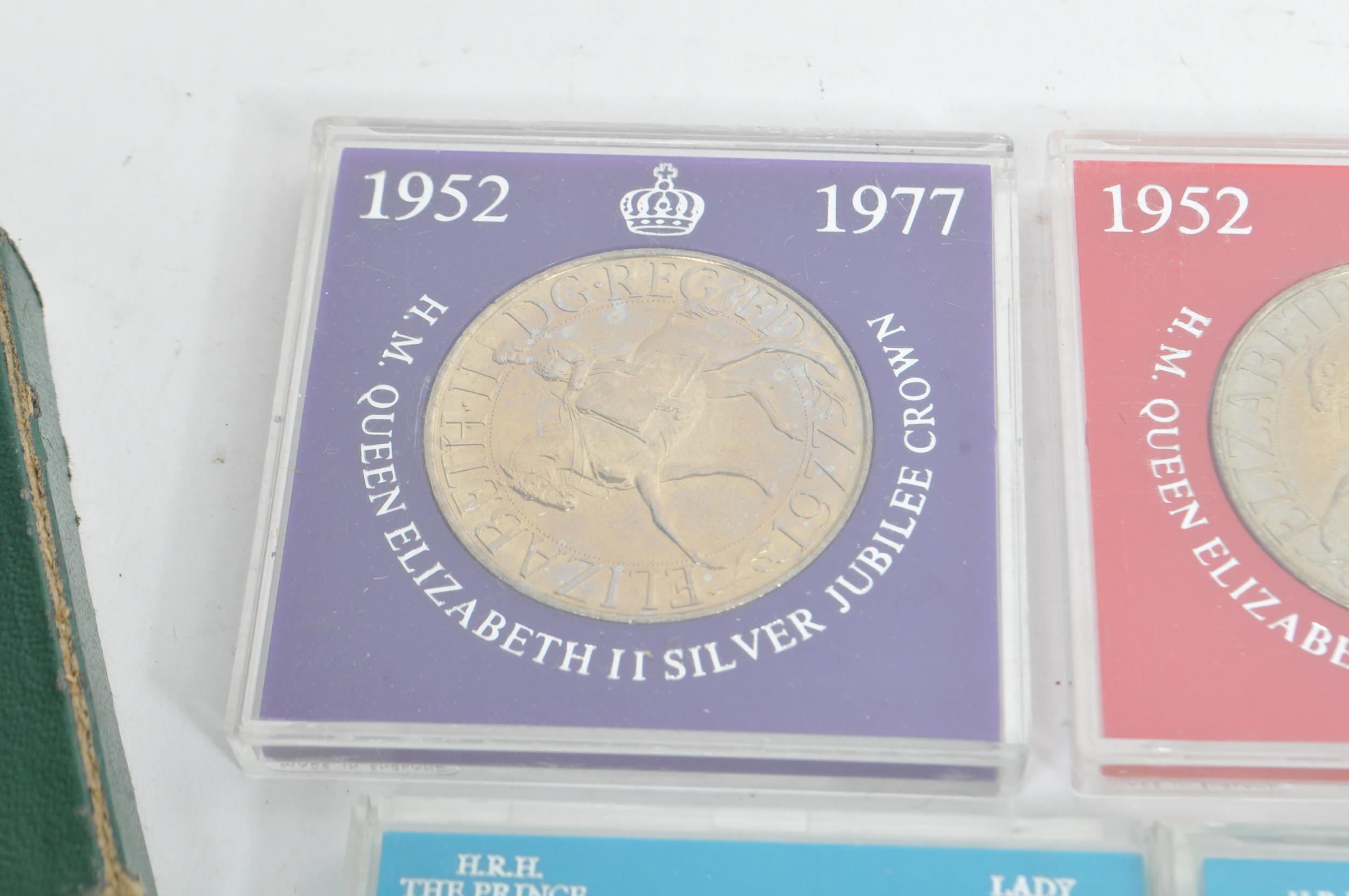 COLLECTION OF ELEVEN BRITISH COMMEMORATIVE CROWN COINS - Image 3 of 6