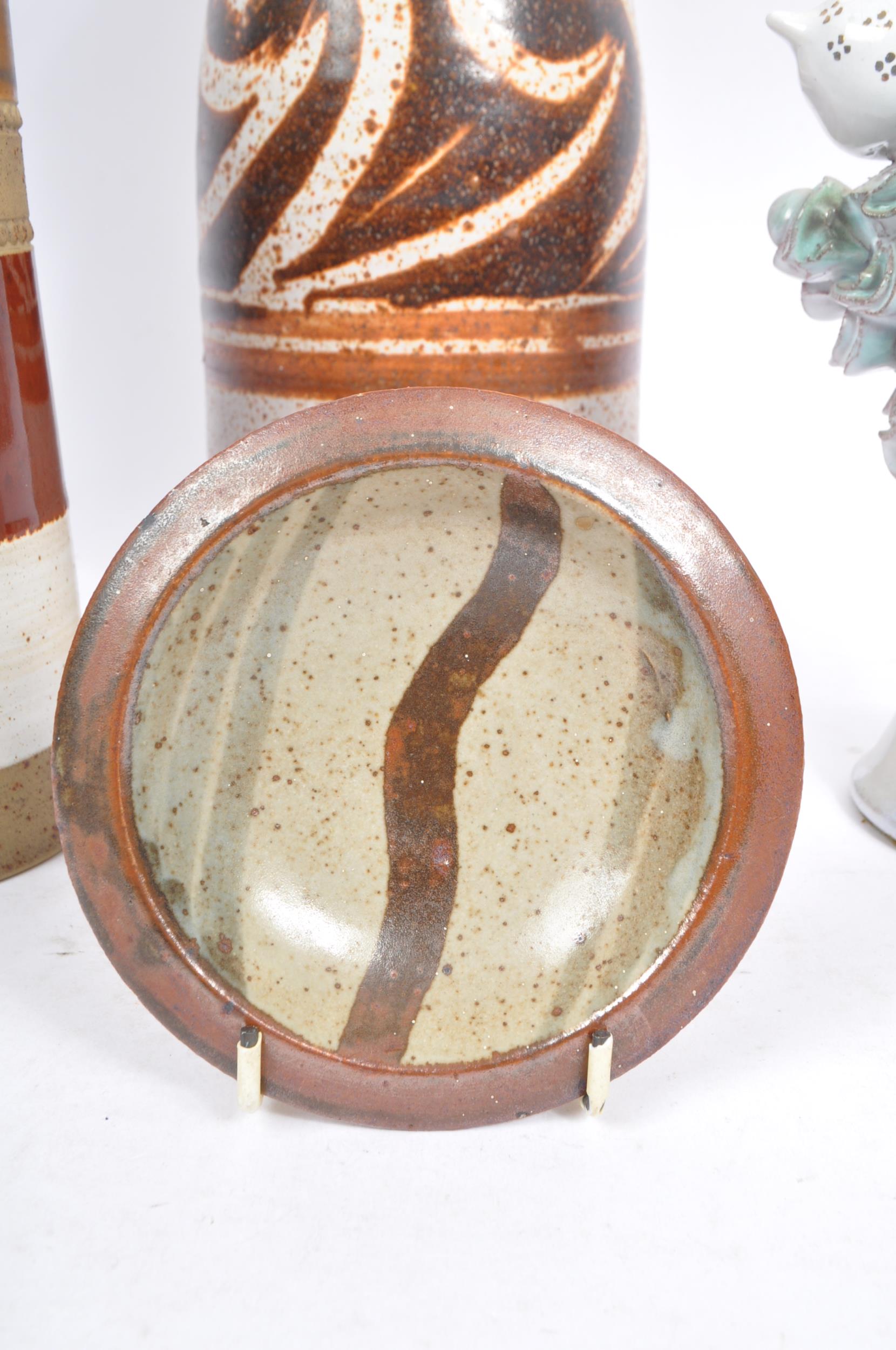 COLLECTION OF FOUR STUDIO POTTERY STONEWARE CERAMICS - Image 5 of 8