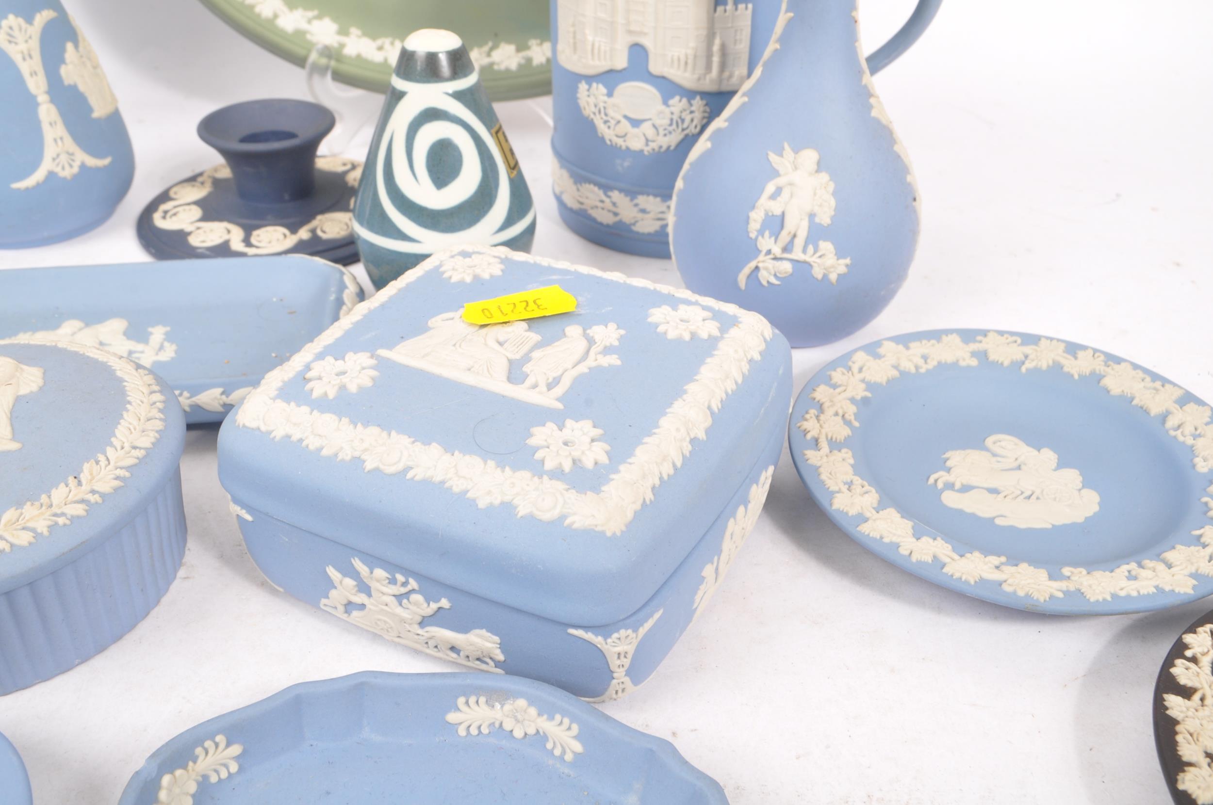 WEDGWOOD - JASPERWARE - COLLECTION OF PORCELAIN / CHINA - Bild 8 aus 9