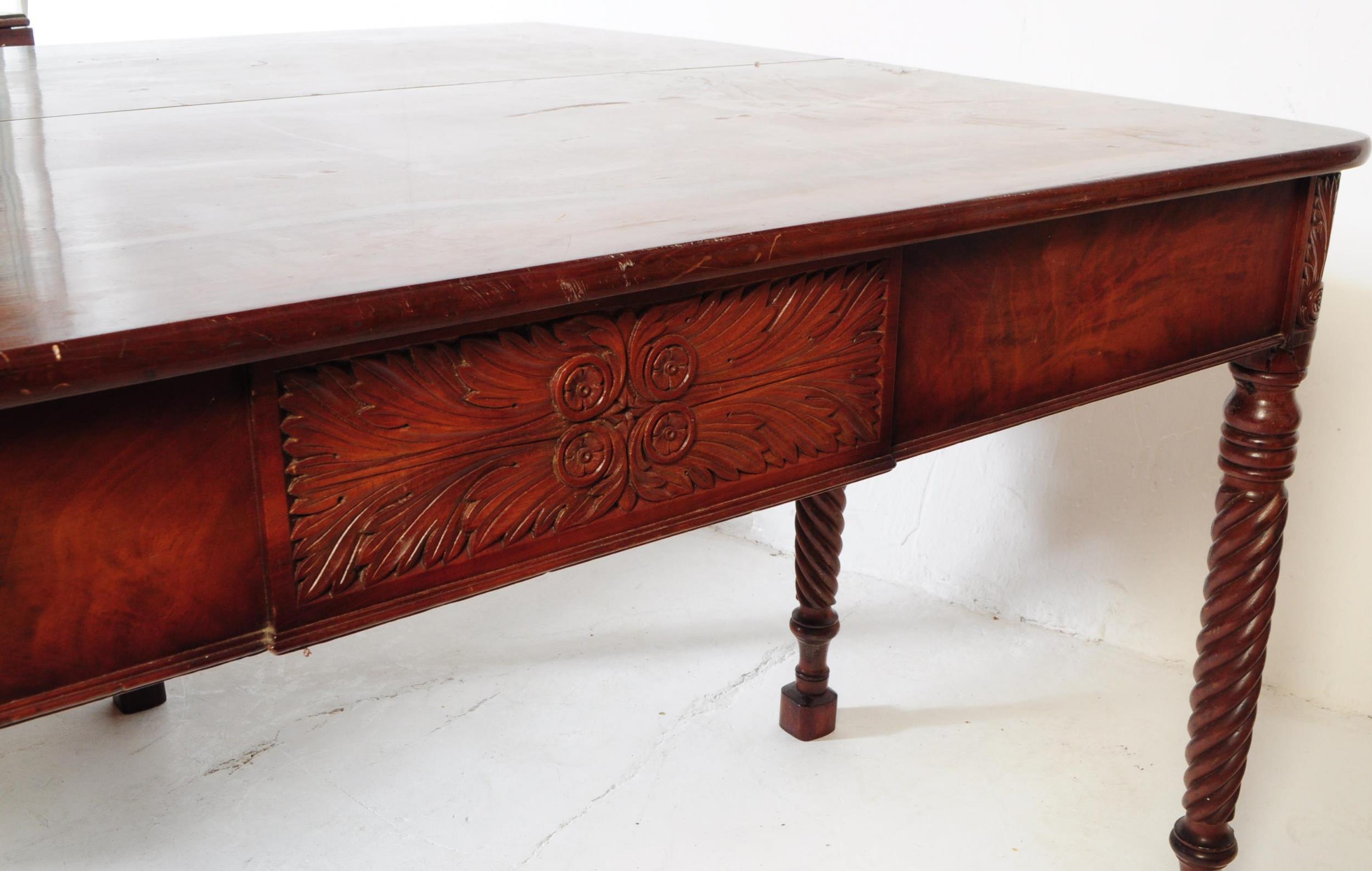 19TH CENTURY GEORGE IV BURR MAHOGANY DINING DROP LEAF TABLE - Image 6 of 25