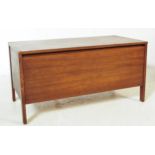 MEREDEW - MID CENTURY BLANKET BOX