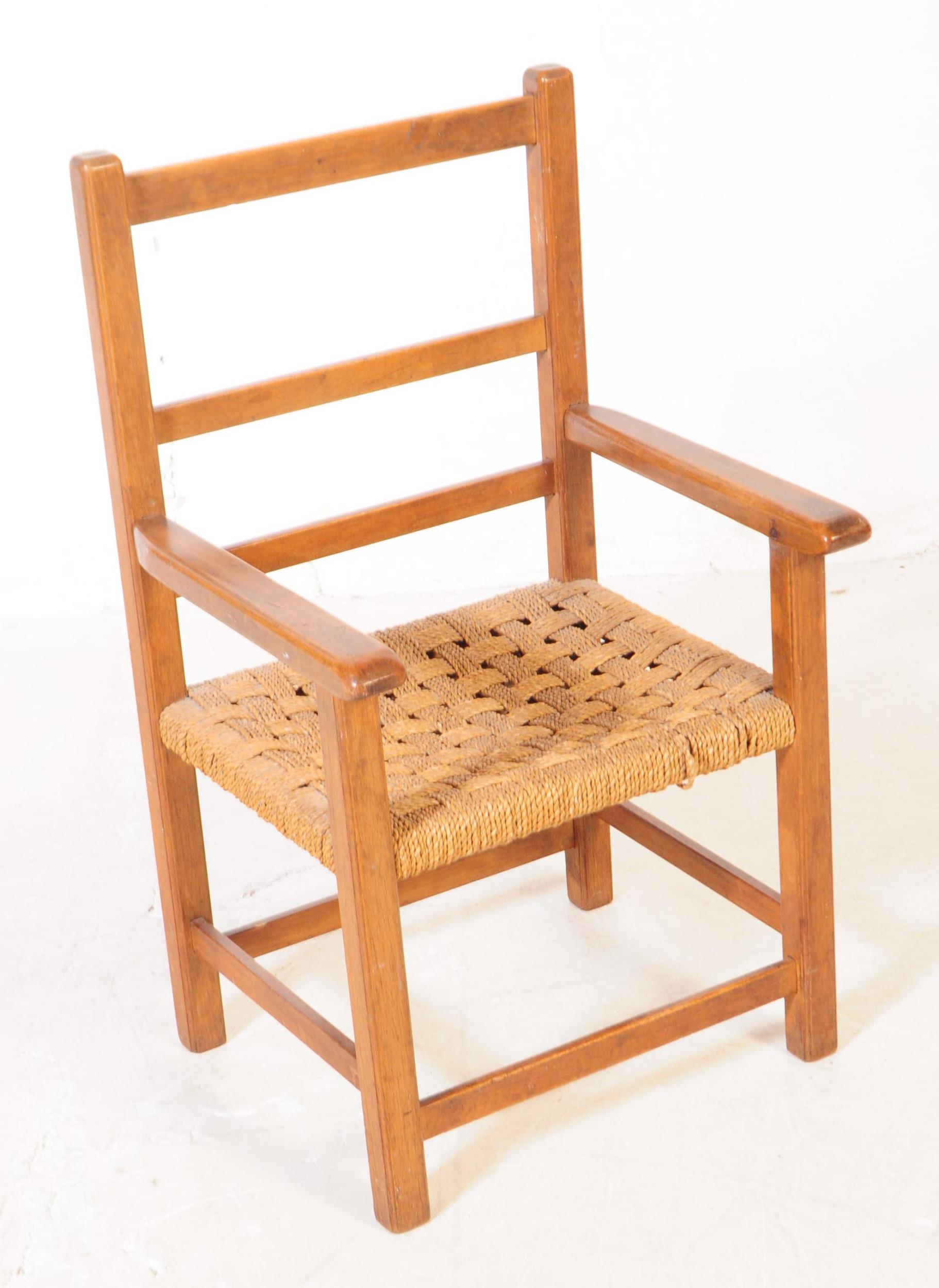 OAK CHILDREN'S LAMBING ROCKING CHAIR - Image 2 of 6