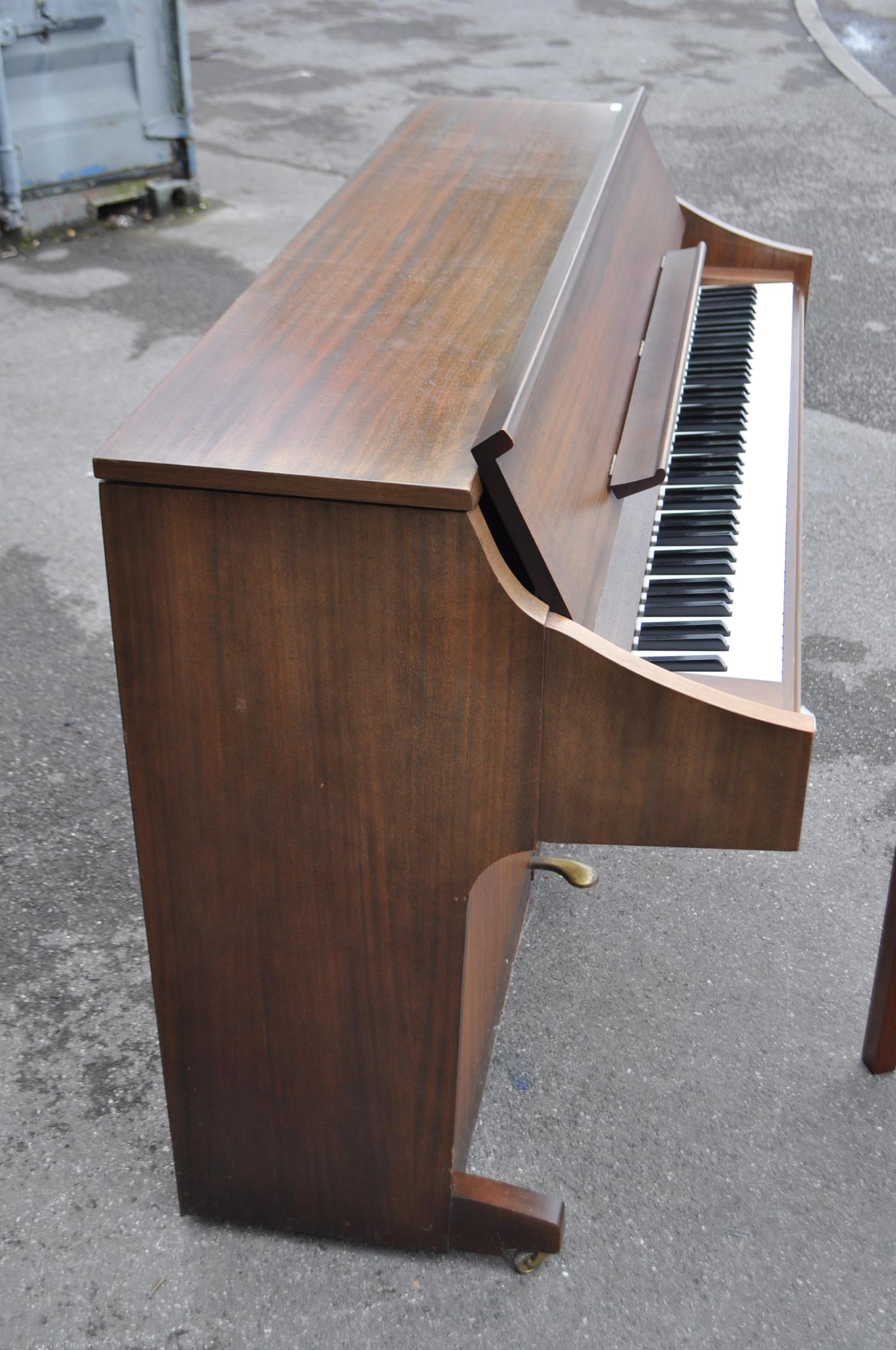 KIMBALL - MID CENTURY WALNUT VENEER PIANO - Image 5 of 9