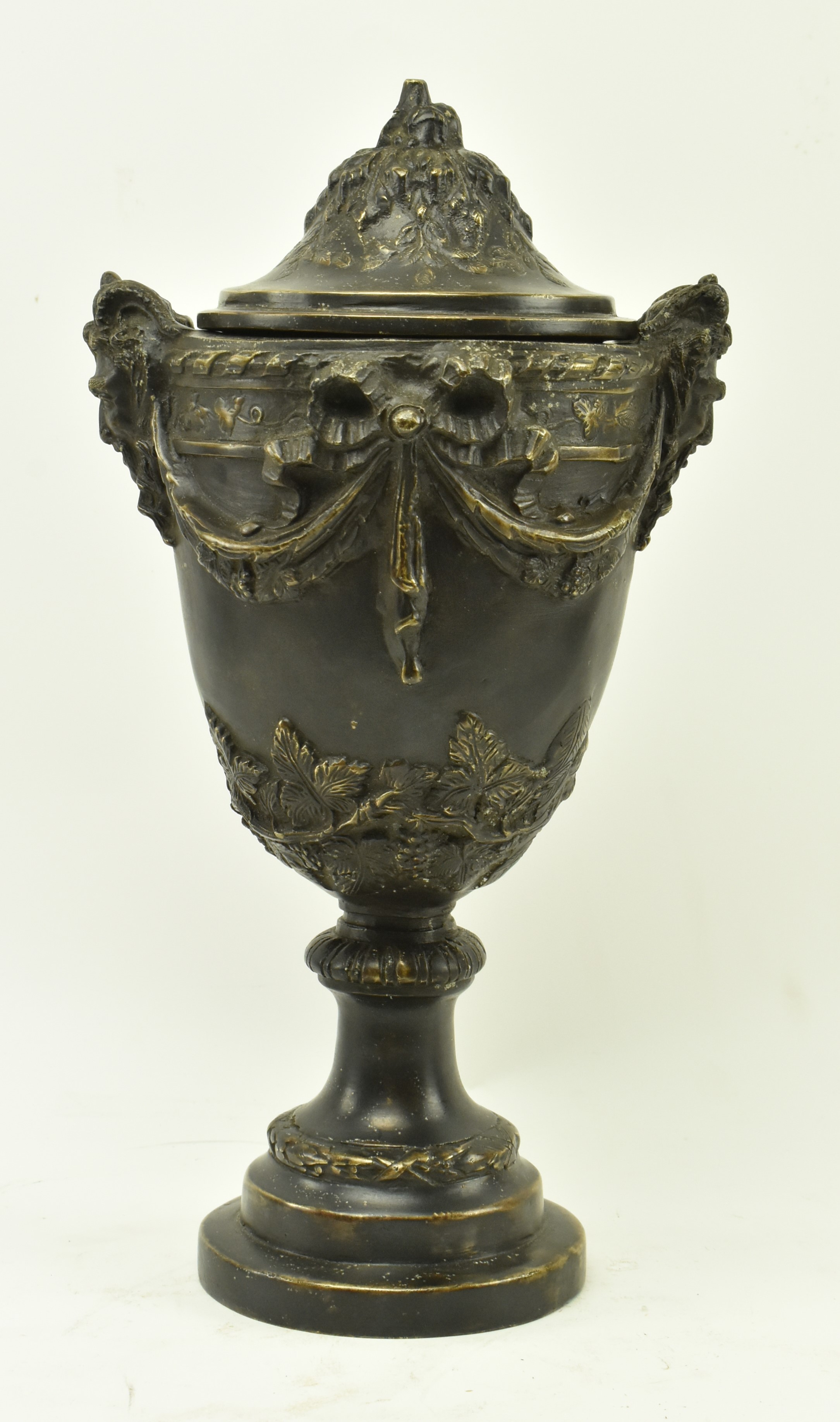 VICTORIAN GRAND TOUR CAST BRONZE LIDDED URN VASE