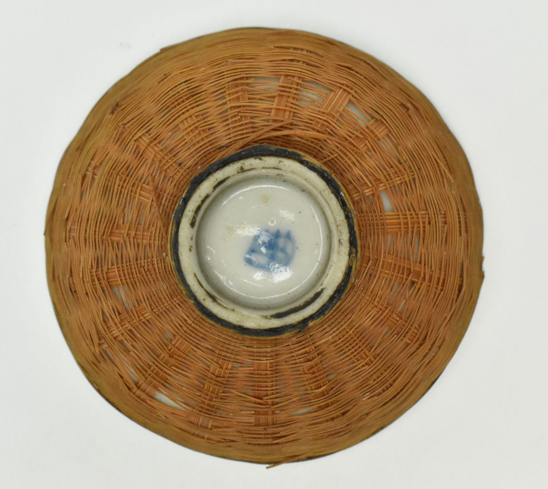 JAPANESE HANDPAINTED GEISHA MINIATURE BOWL IN WOVEN BASKET - Image 5 of 6