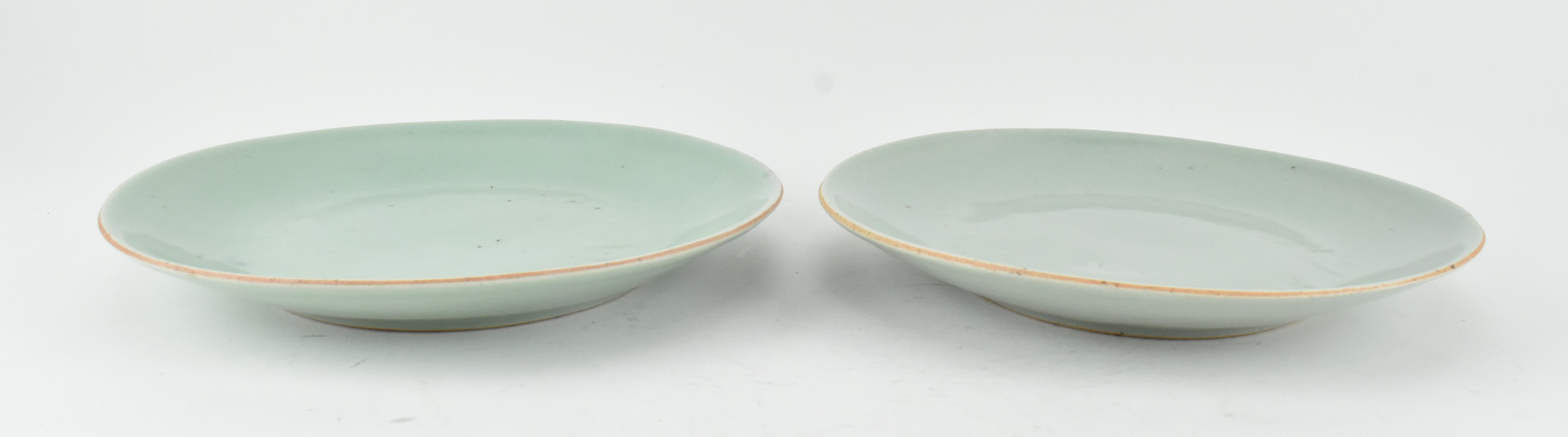 PAIR OF QING DYNASTY CELADON PLATES 清 青釉盘子一对 - Image 3 of 7