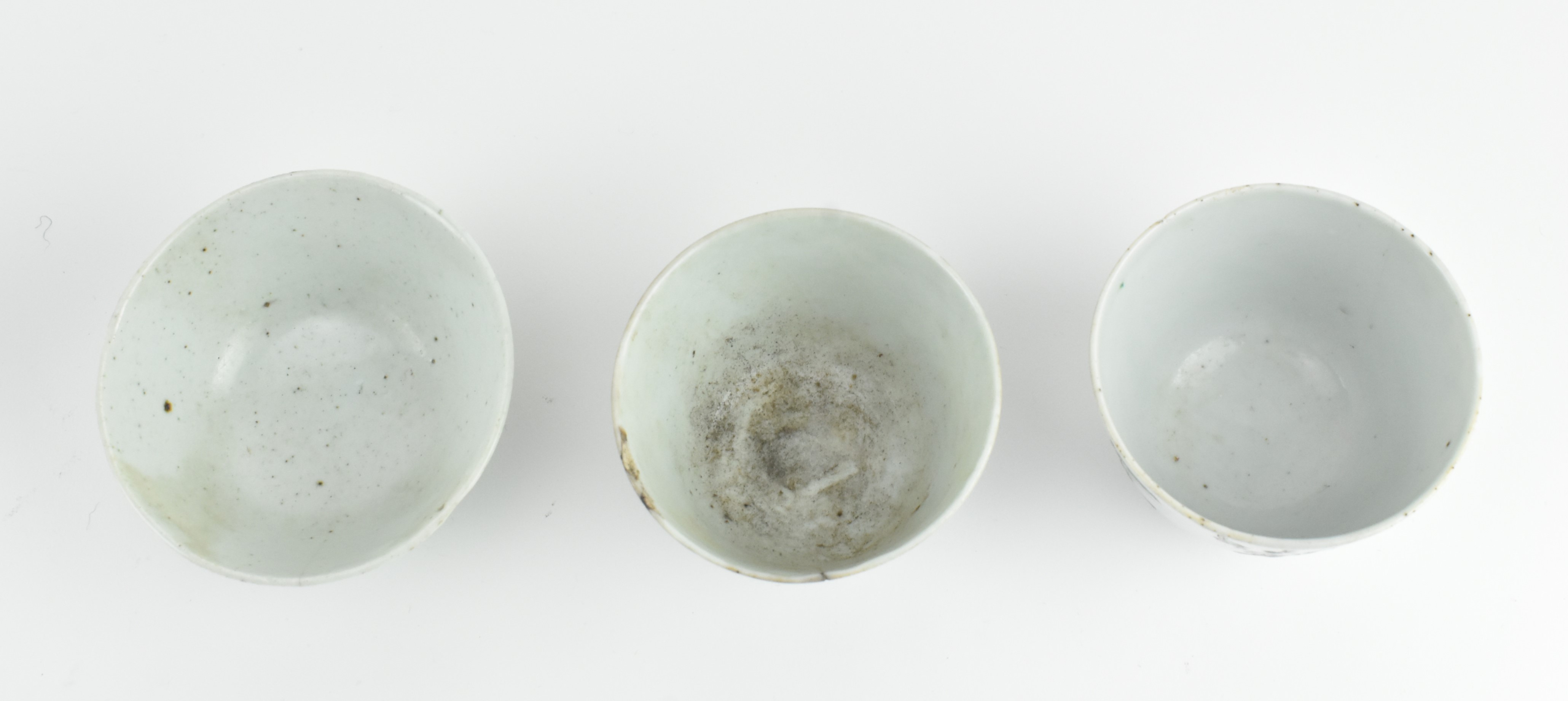 GROUP OF SIX QING DYNASTY CERAMIC ITEMS 清 陶瓷六件 - Image 3 of 7