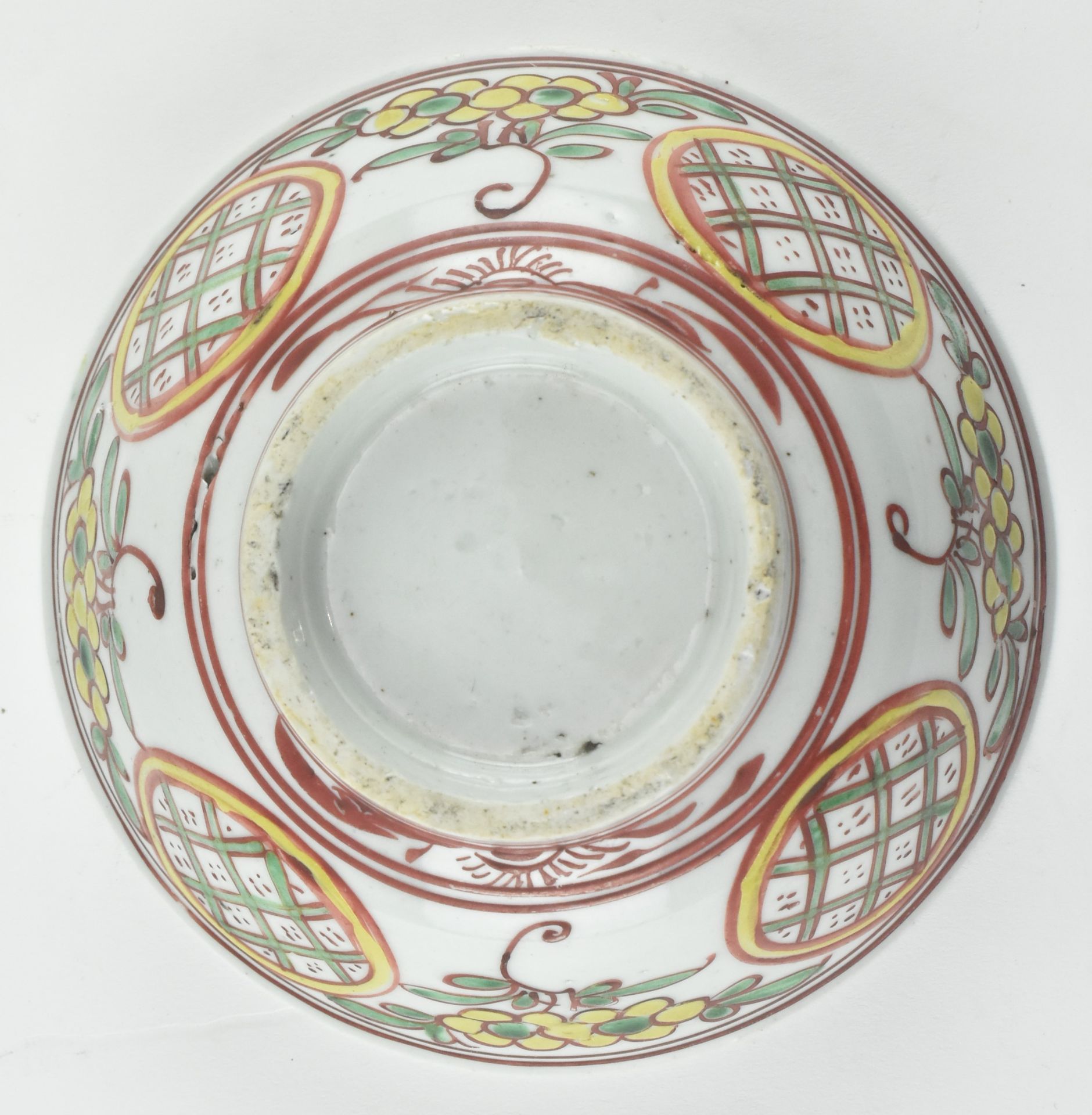 MING OR LATER TRI-COLOURED BOWL 明 红黄绿彩绘碗 - Image 5 of 6