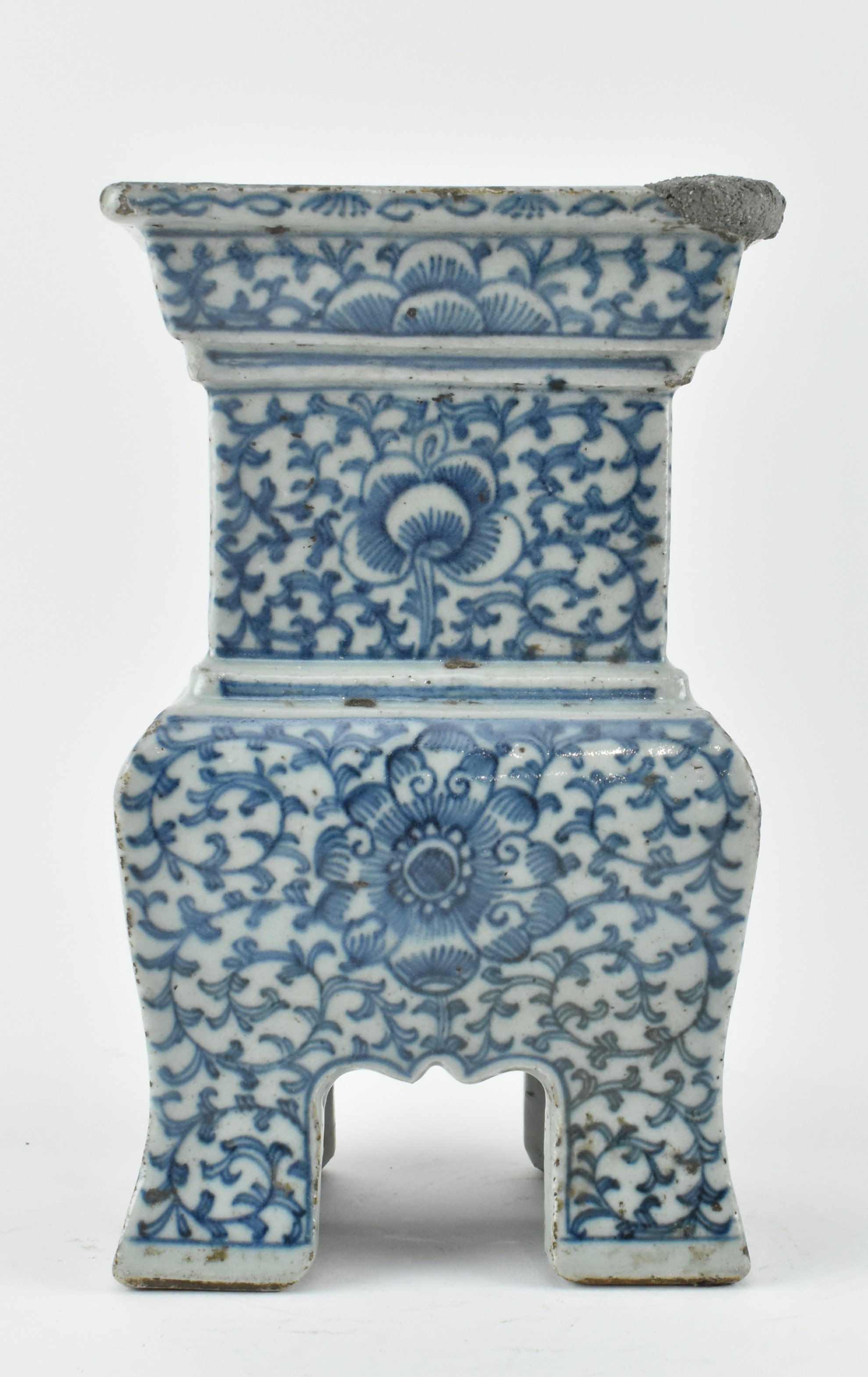 QING BLUE AND WHITE RECTANGULAR FOOTED CENSER 清 青花卷草纹香炉