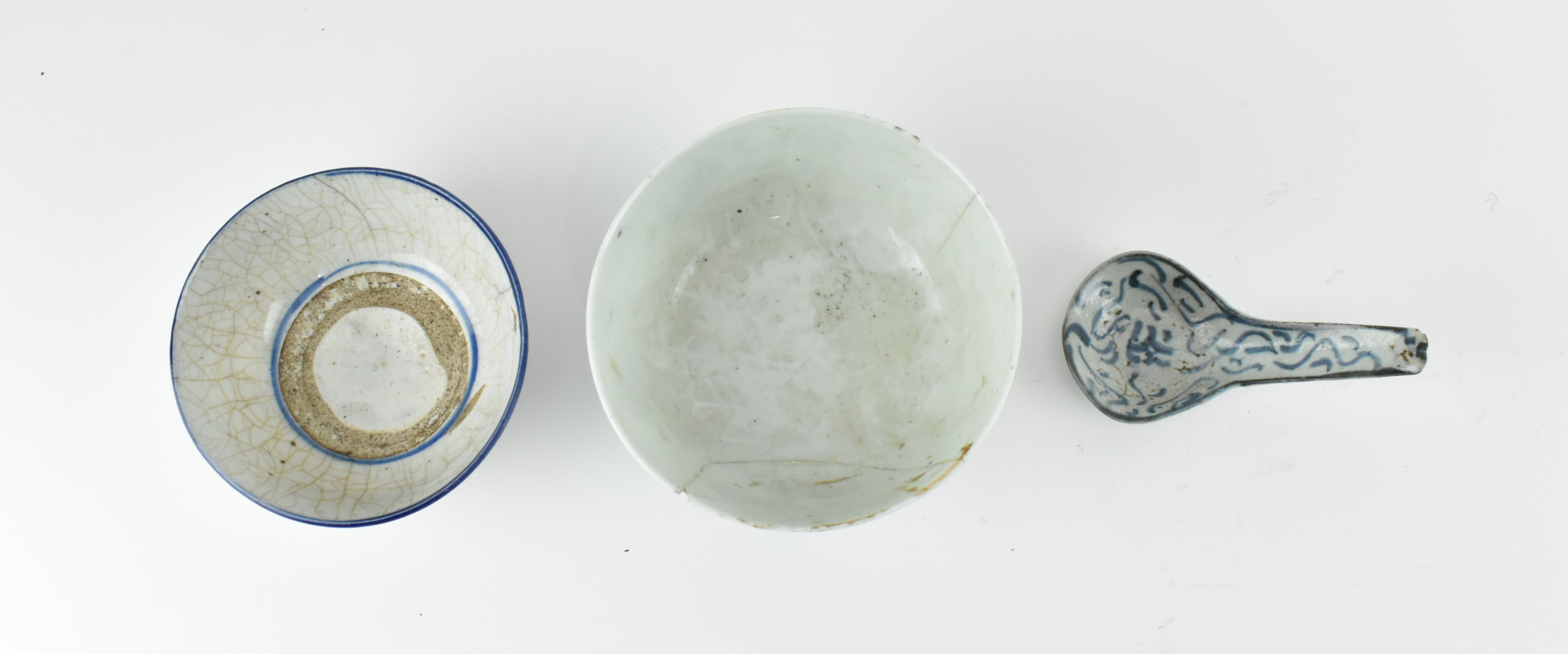 GROUP OF SIX QING DYNASTY CERAMIC ITEMS 清 陶瓷六件 - Image 6 of 7