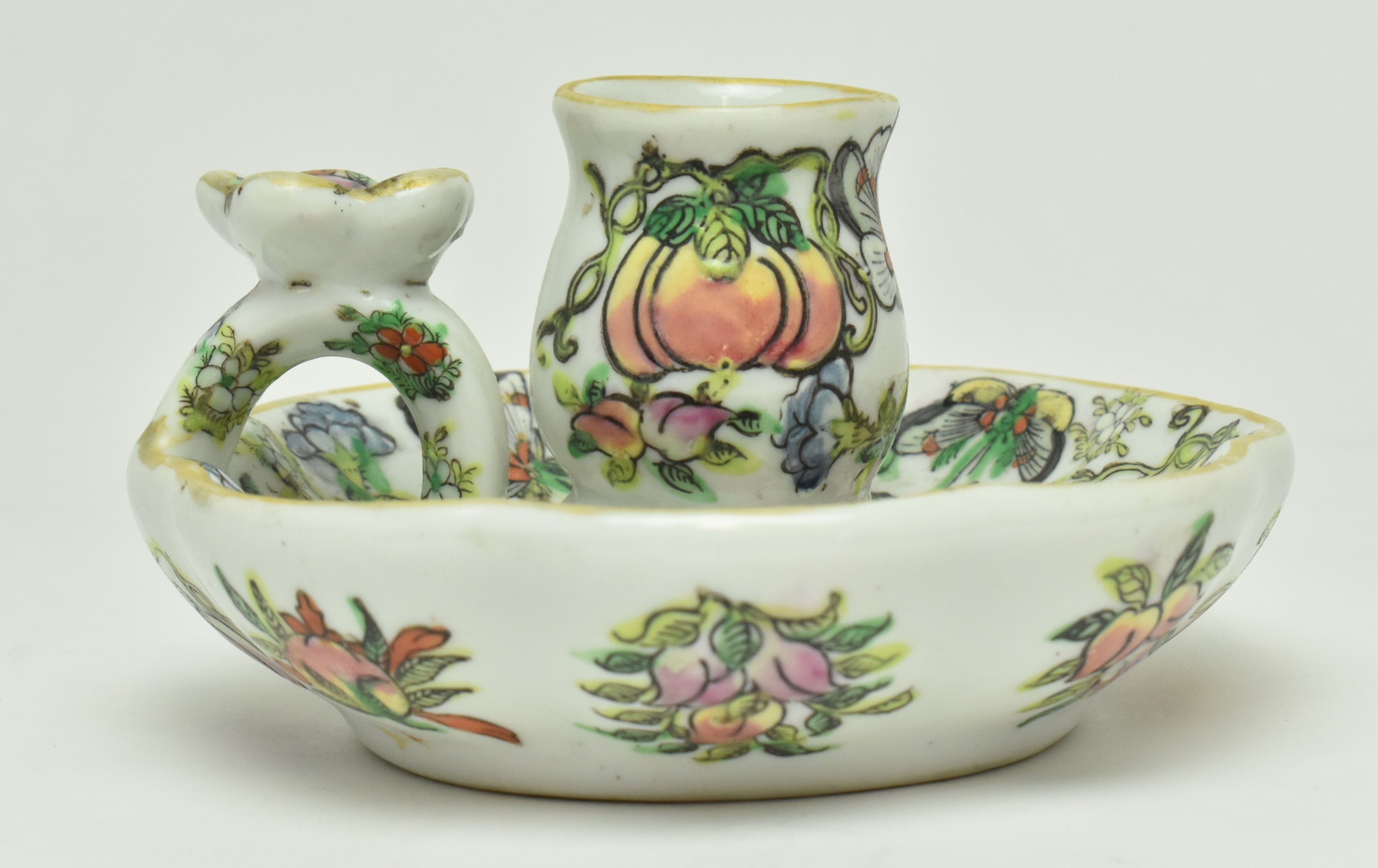 TWO VINTAGE CHINESE EXPORT CERAMIC CENTREPIECES - Image 10 of 12