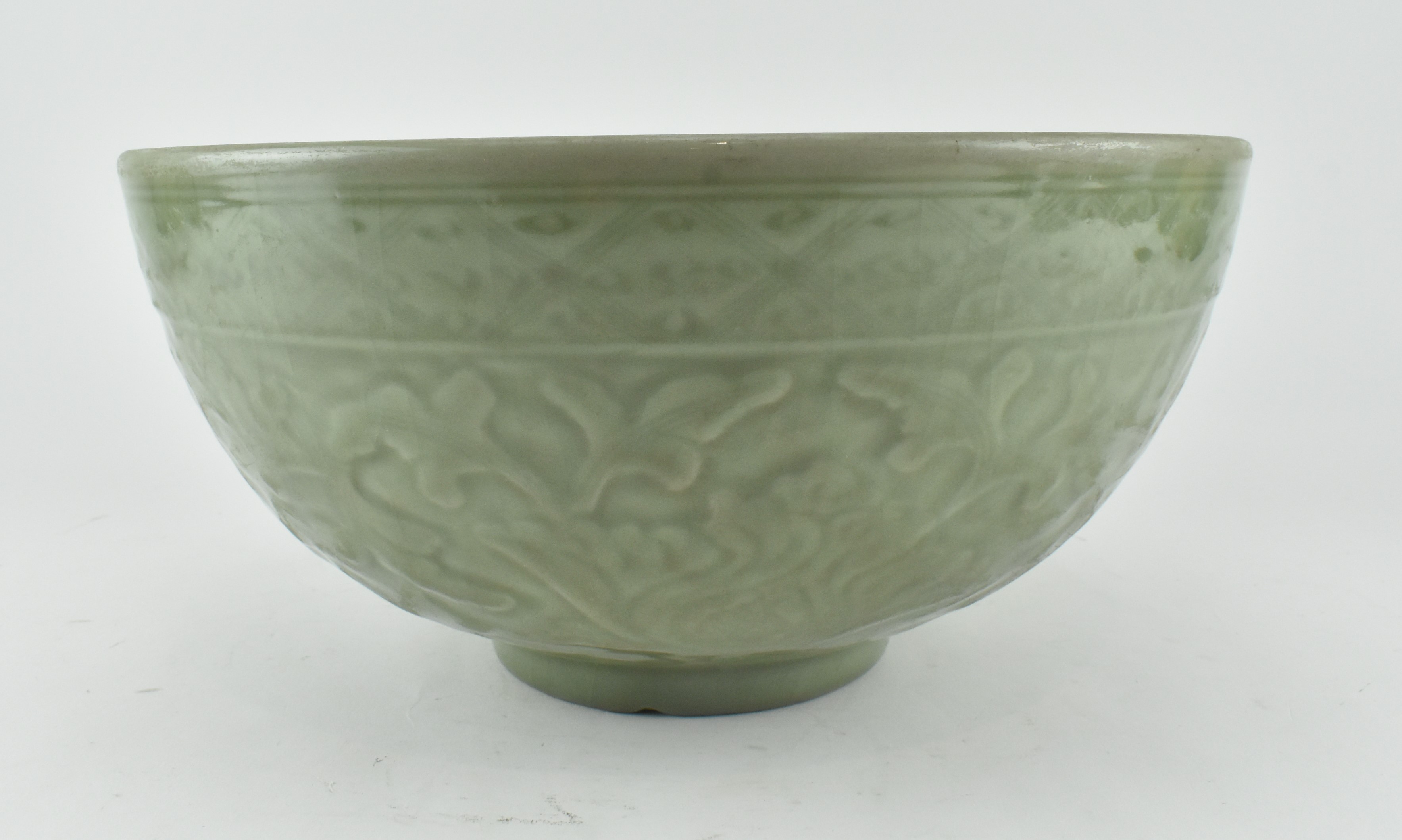 LARGE LONGQUAN CELADON BOWL 龙泉青釉大碗 - Image 3 of 8