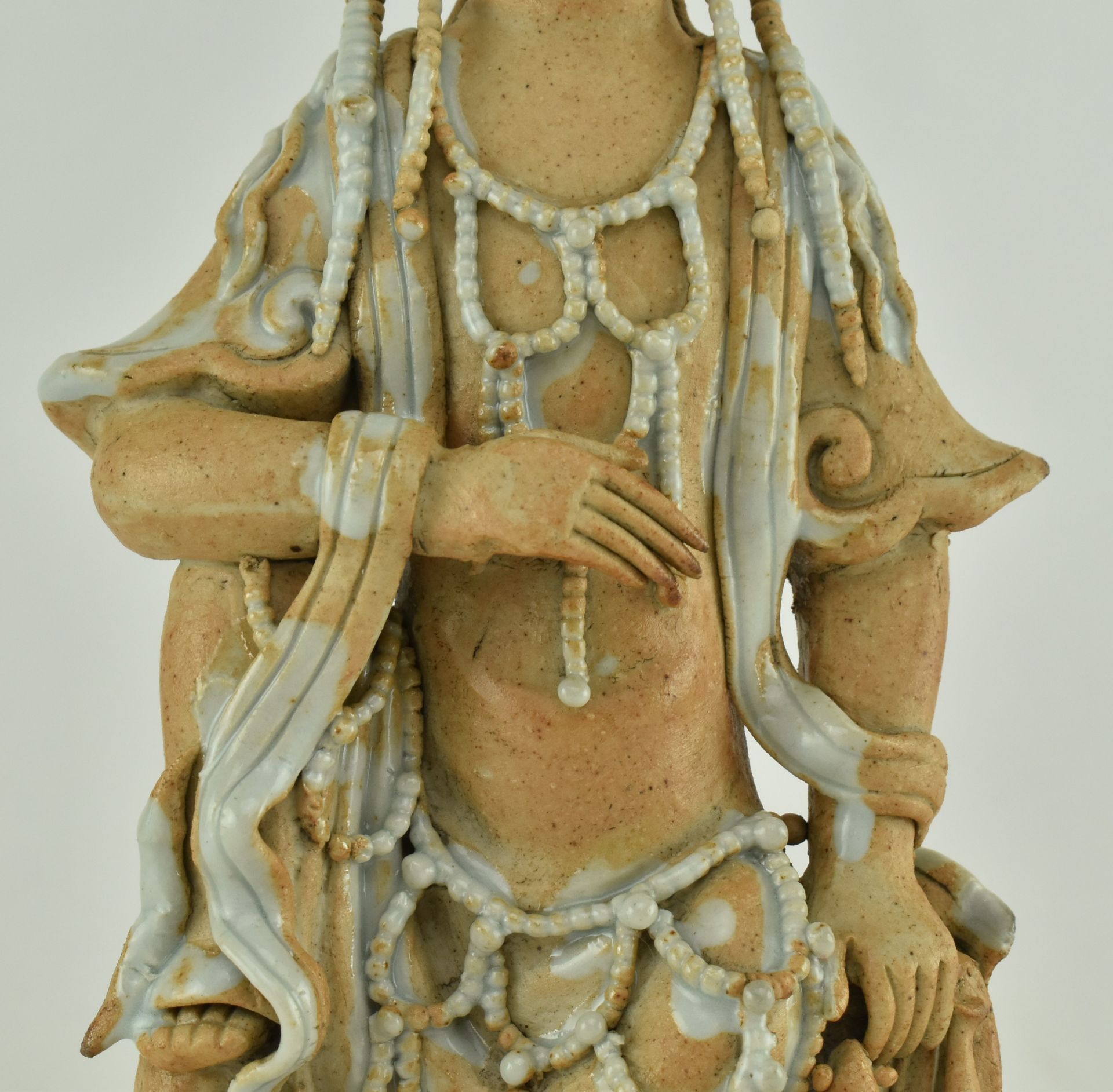 HUTIAN KILN GUANYIN BUDDHA OF MERCY STATUE - Image 4 of 9